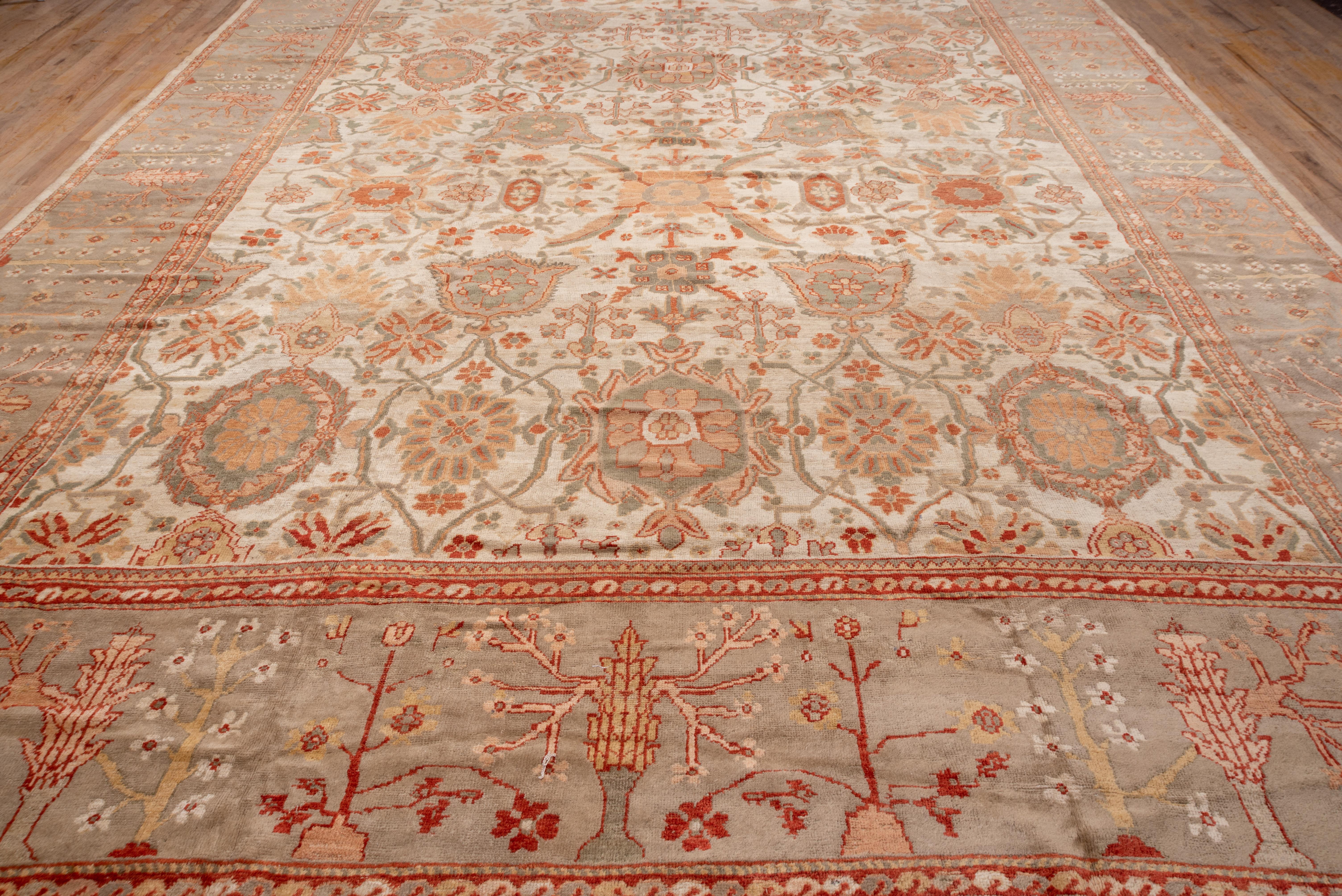 Antique Persian Sultanabad Mansion Carpet, Soft Palette In Good Condition In New York, NY