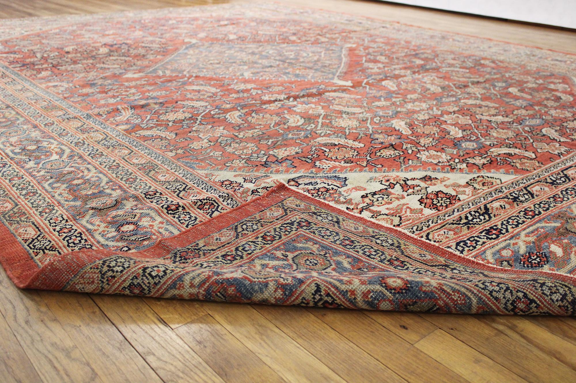 Antique Persian Sultanabad Oriental Carpet, Room Size, with Central Medallion For Sale 4
