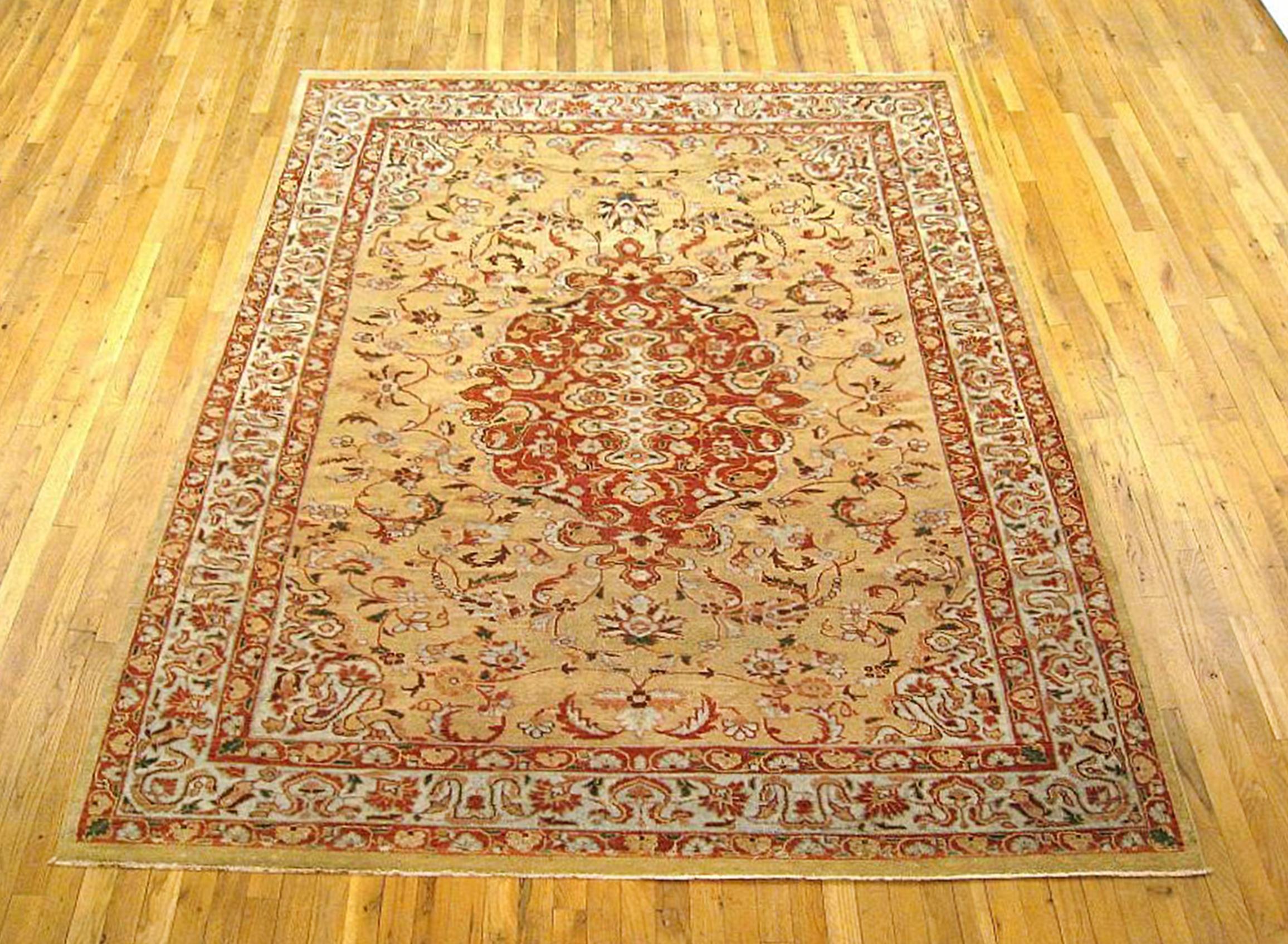 Antique Persian Sultanabad rug, room size, circa 1910.

A one-of-a-kind antique Persian Sultanabad oriental carpet with a thick and lustrous wool pile, knotted by hand, with soft touch and great resistance to wear. This carpet features a central