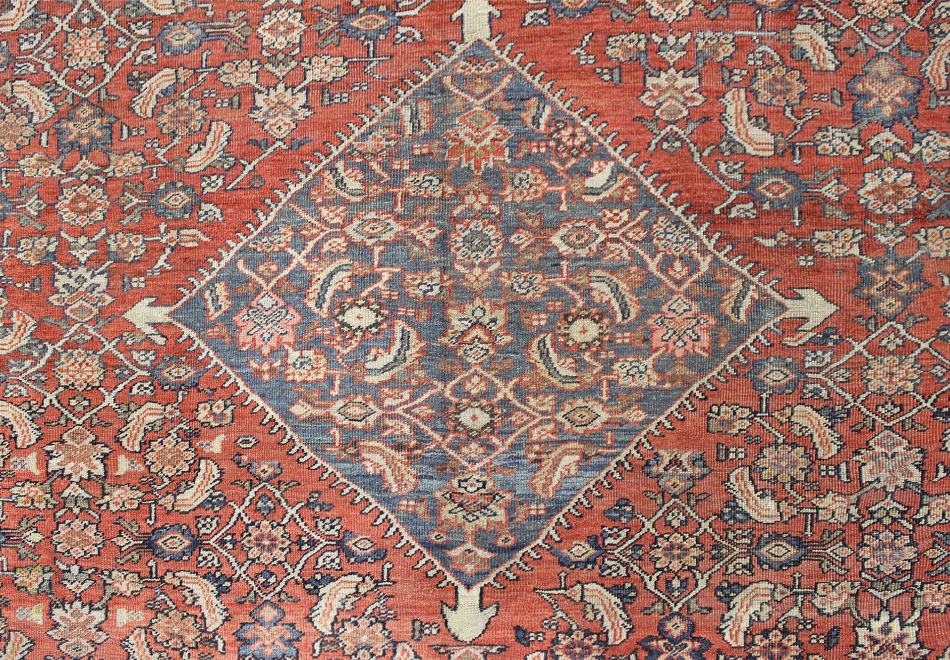 Antique Persian Sultanabad Oriental Carpet, Room Size, with Central Medallion For Sale 3