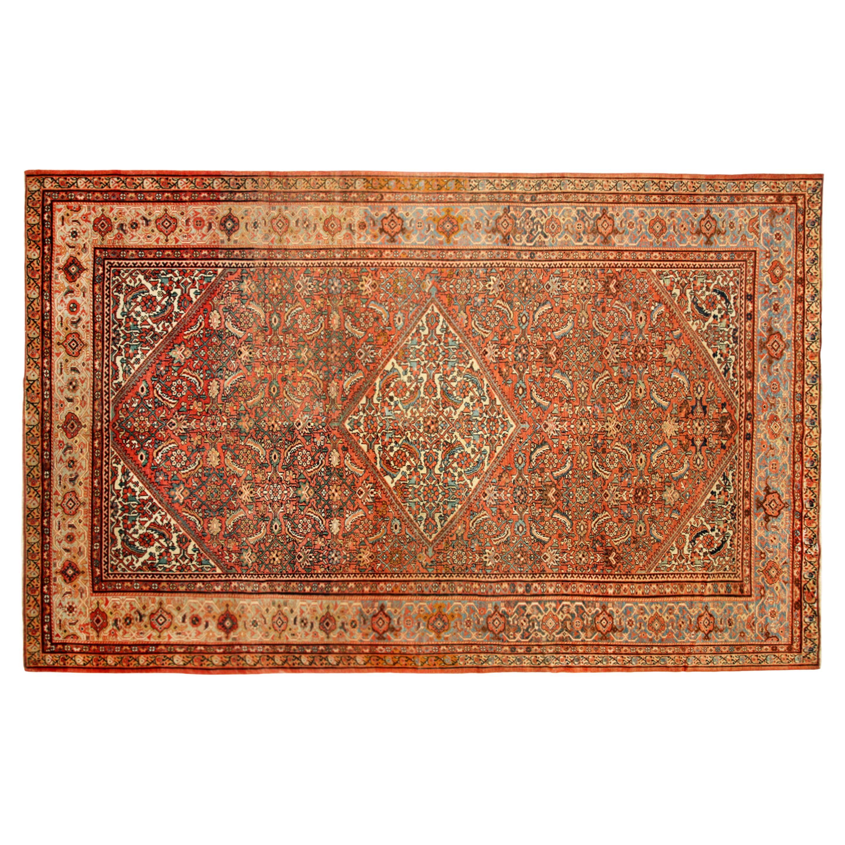 Tapis persan ancien de Sultanabad Oriental, taille de pièce, avec médaillon