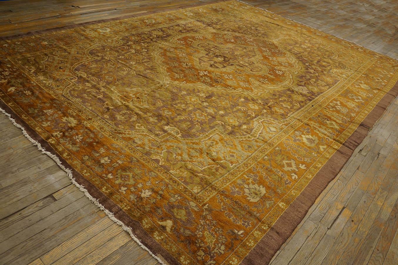 Early 20th Century Persian Sultanabad Carpet ( 10' x 13'6''- 305 x 410 ) In Good Condition For Sale In New York, NY