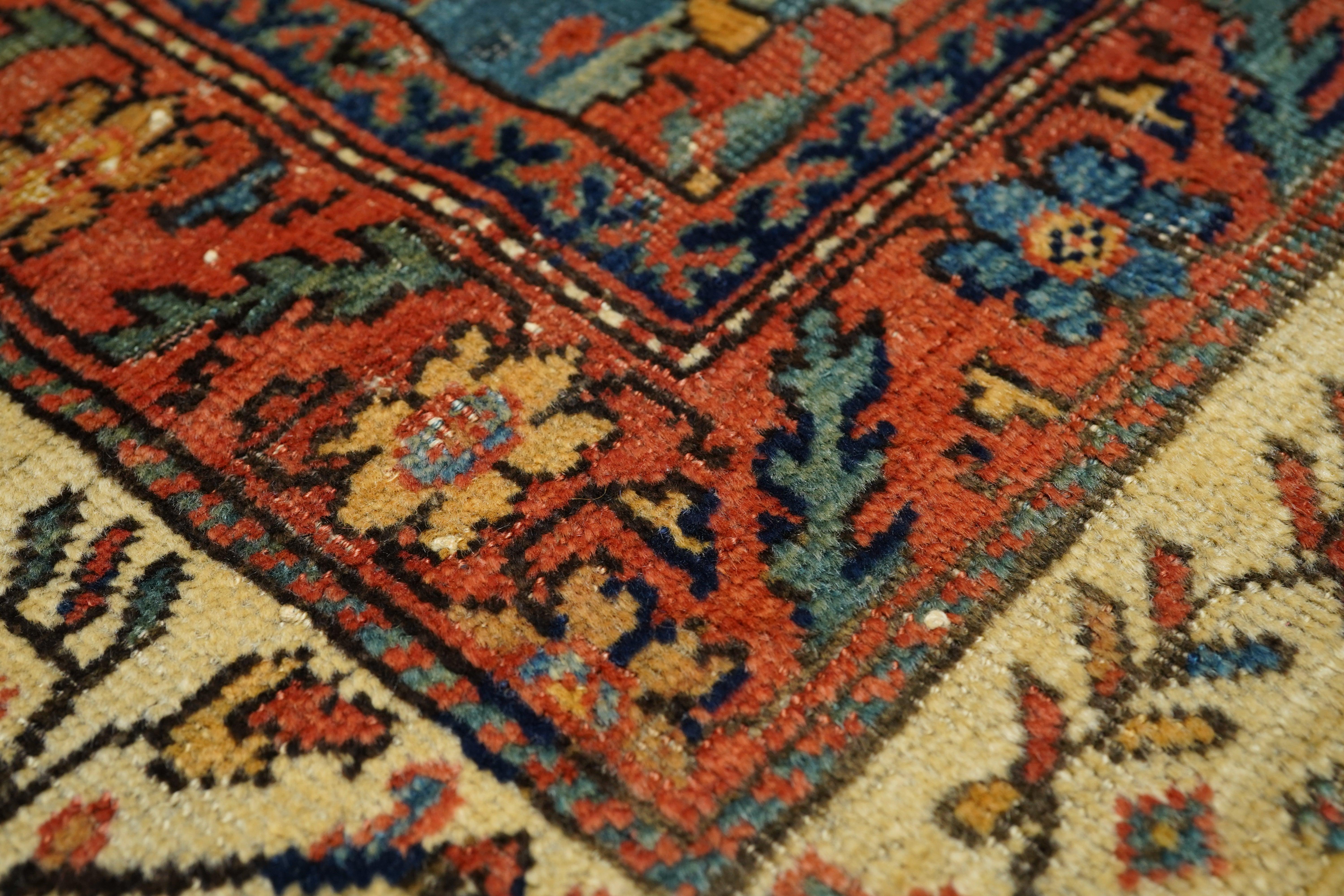 XIXe siècle Tapis persan Sultanabad 10'8'' x 14'9'' en vente