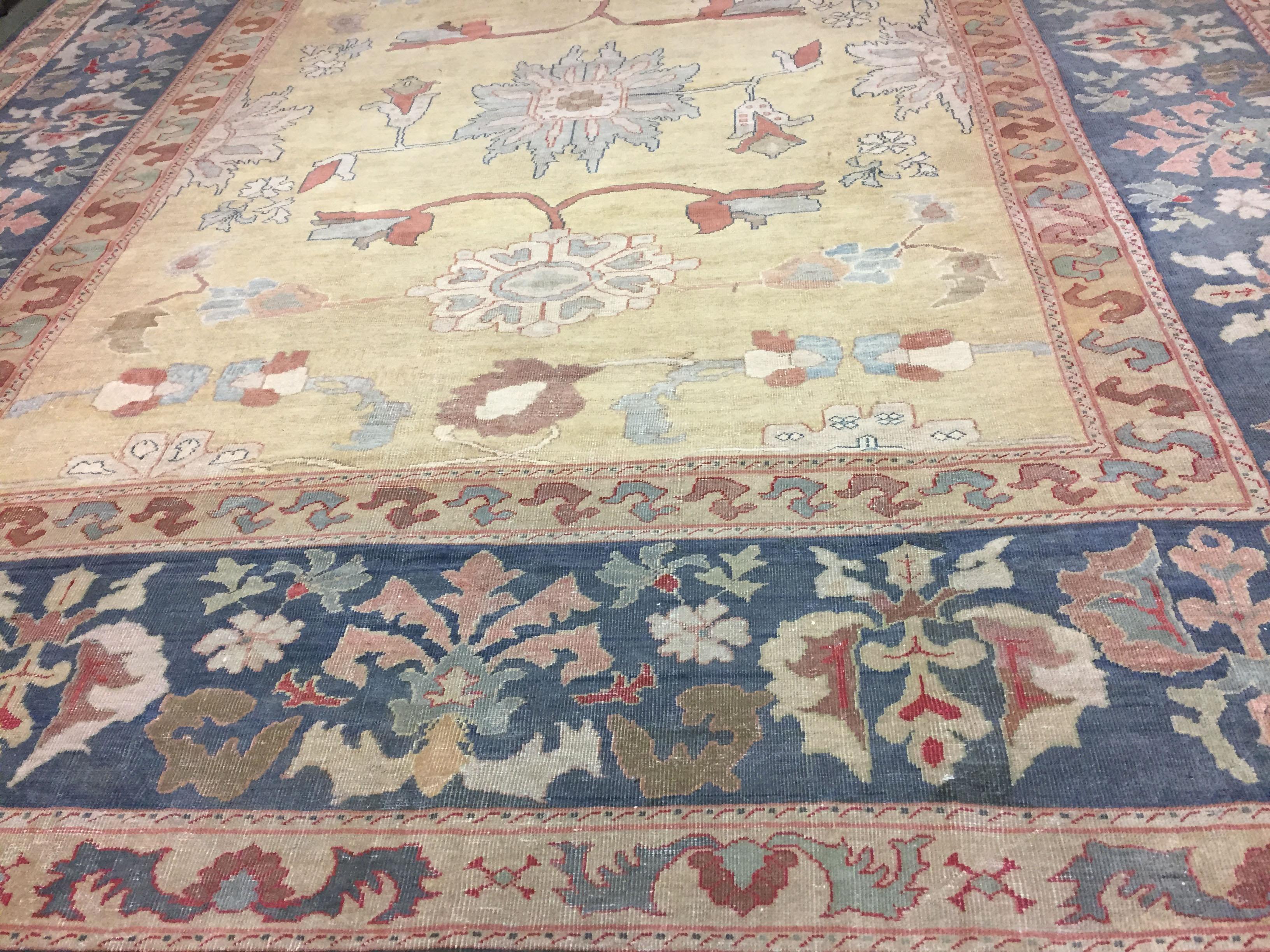 Antike persische Sultanabad Teppich 13'1 X 16'4 (Handgewebt) im Angebot