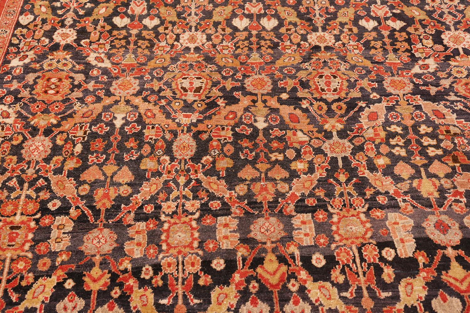Antique Persian Sultanabad Rug. Size: 10 ft 2 in x 13 ft 2 in (3.1 m x 4.01 m) (Persisch)