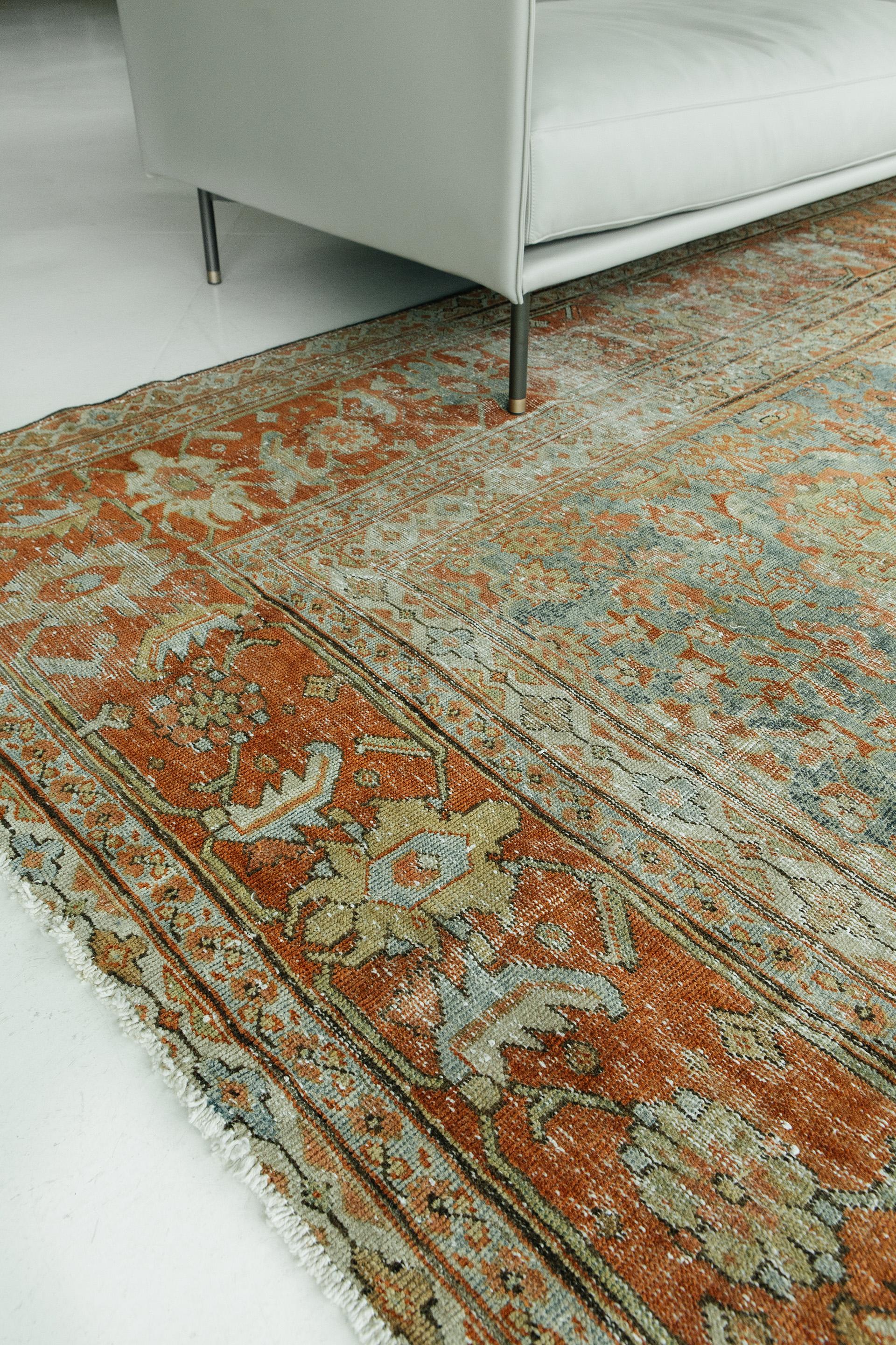 Antique Persian Sultanabad Rug In Good Condition In WEST HOLLYWOOD, CA