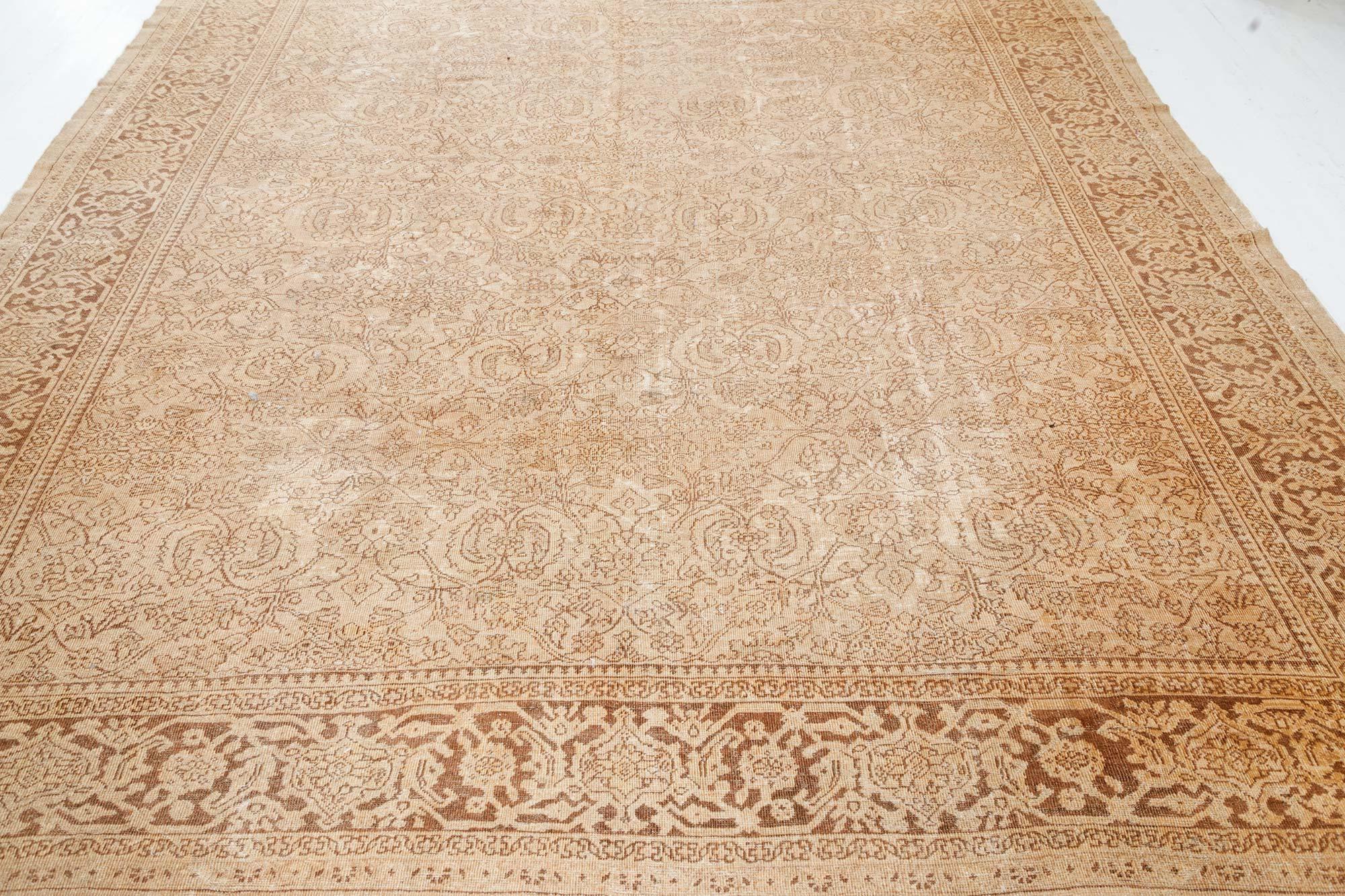Early 20th Century Persian Sultanabad Botanic Handmade Wool Rug In Good Condition For Sale In New York, NY