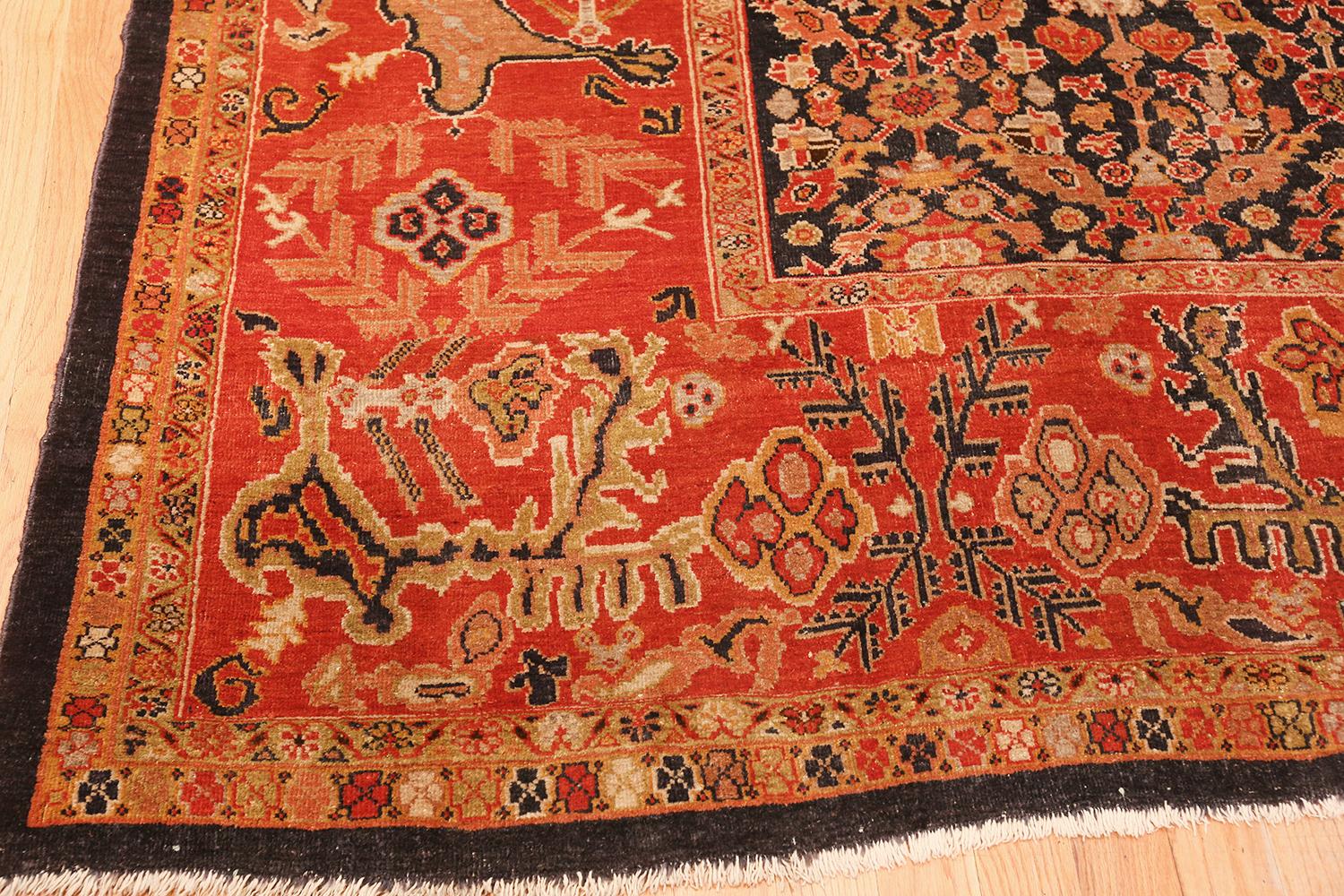 Antique Persian Sultanabad Rug. Size: 10 ft 2 in x 13 ft 2 in (3.1 m x 4.01 m) (Handgeknüpft)