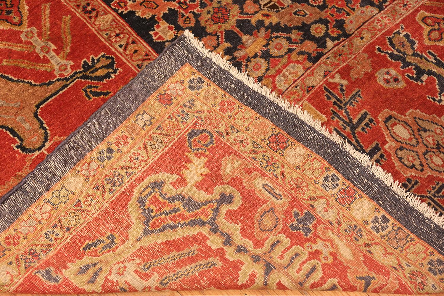 Antique Persian Sultanabad Rug. Size: 10 ft 2 in x 13 ft 2 in (3.1 m x 4.01 m) (20. Jahrhundert)