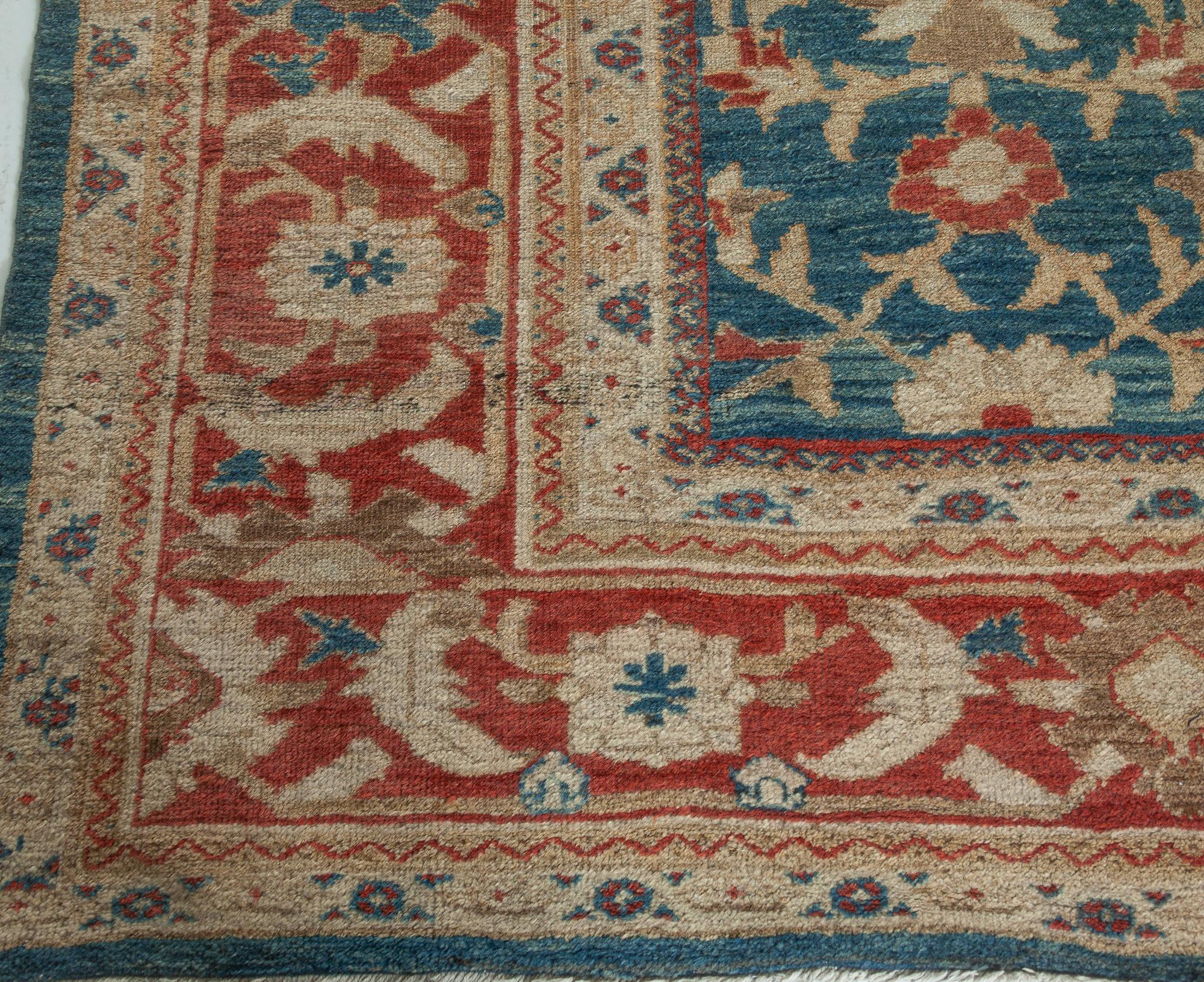 Doris Leslie Blauer antiker persischer Sultanabad-Teppich in Blau (Handgeknüpft) im Angebot