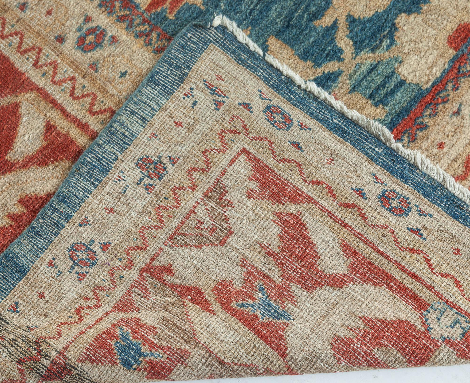 Doris Leslie Blauer antiker persischer Sultanabad-Teppich in Blau im Angebot 1