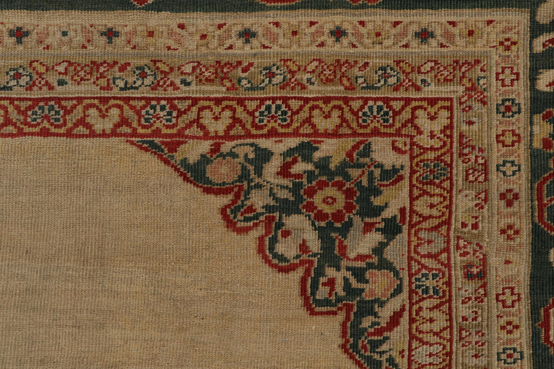 Début du 20ème siècle Tapis persan ancien Sultanabad en médaillon à fleurs beige, par Rug & Kilim en vente