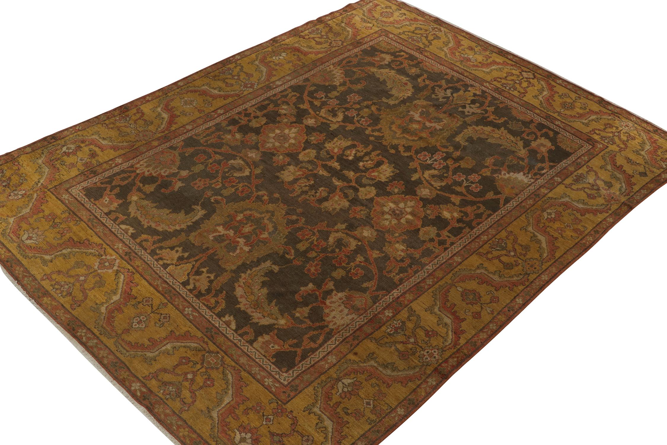 Indiano Antico tappeto persiano Sultanabad Rugs con motivo floreale oro e rosso di Rug & Kilim in vendita