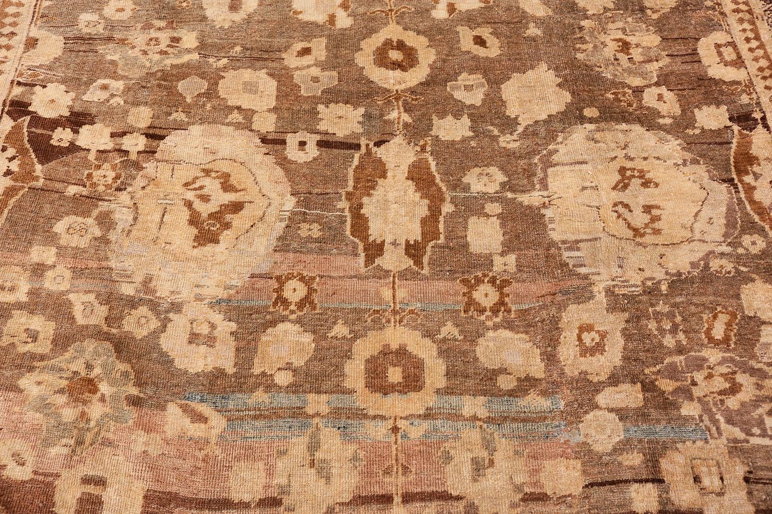 Antiker persischer Sultanabad-Teppich aus Sultanabad. 10 ft 9 in x 16 ft 7 in (20. Jahrhundert) im Angebot