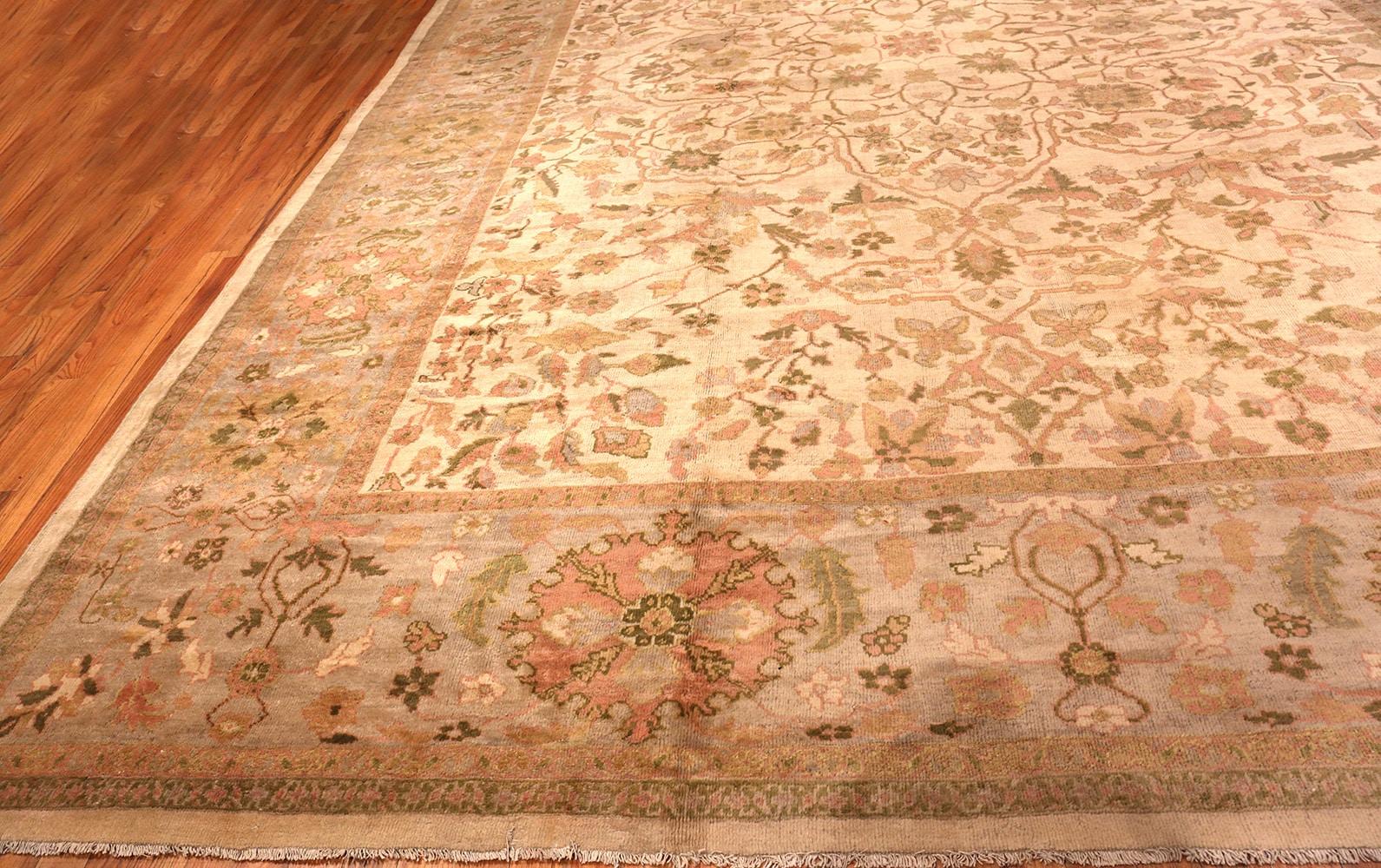 Hand-Knotted Antique Persian Sultanabad Rug. Size: 13 ft 9 in x 18 ft 5 in