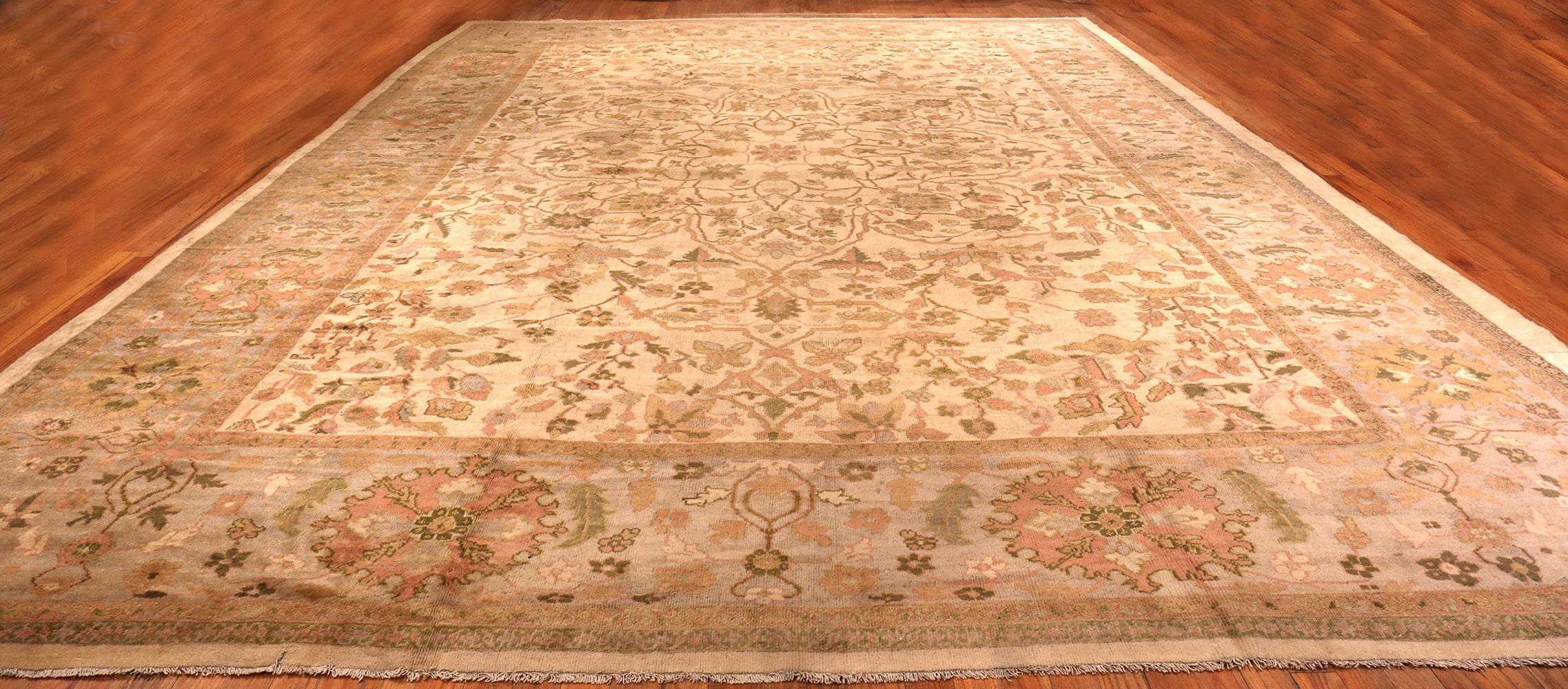 Antique Persian Sultanabad Rug. Size: 13 ft 9 in x 18 ft 5 in 3