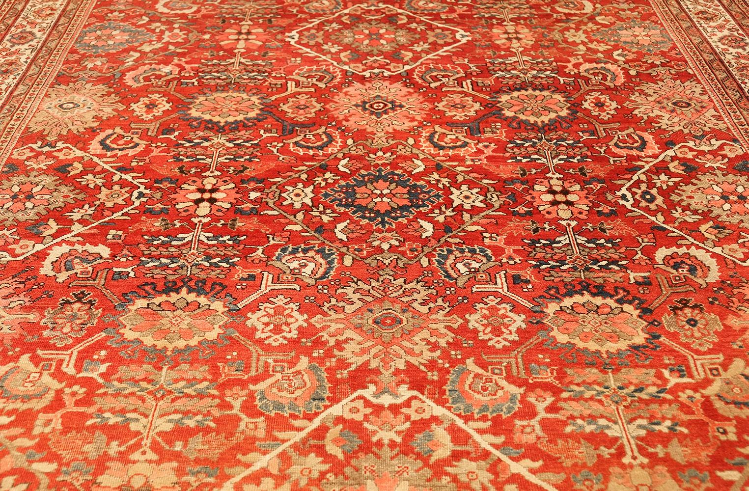 Antique Persian Sultanabad Rug. Size: 8 ft 7 in x 9 ft 10 in In Good Condition For Sale In New York, NY