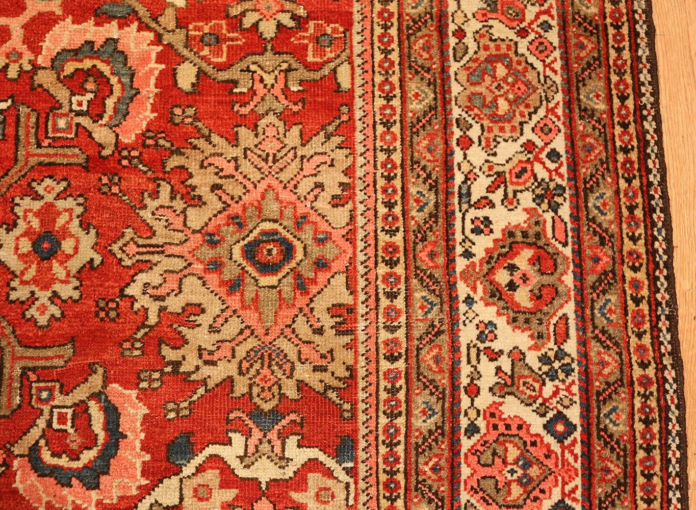 Antiker persischer Sultanabad-Teppich aus Persien. Größe: 8 ft 7 in x 9 ft 10 in im Zustand „Gut“ im Angebot in New York, NY