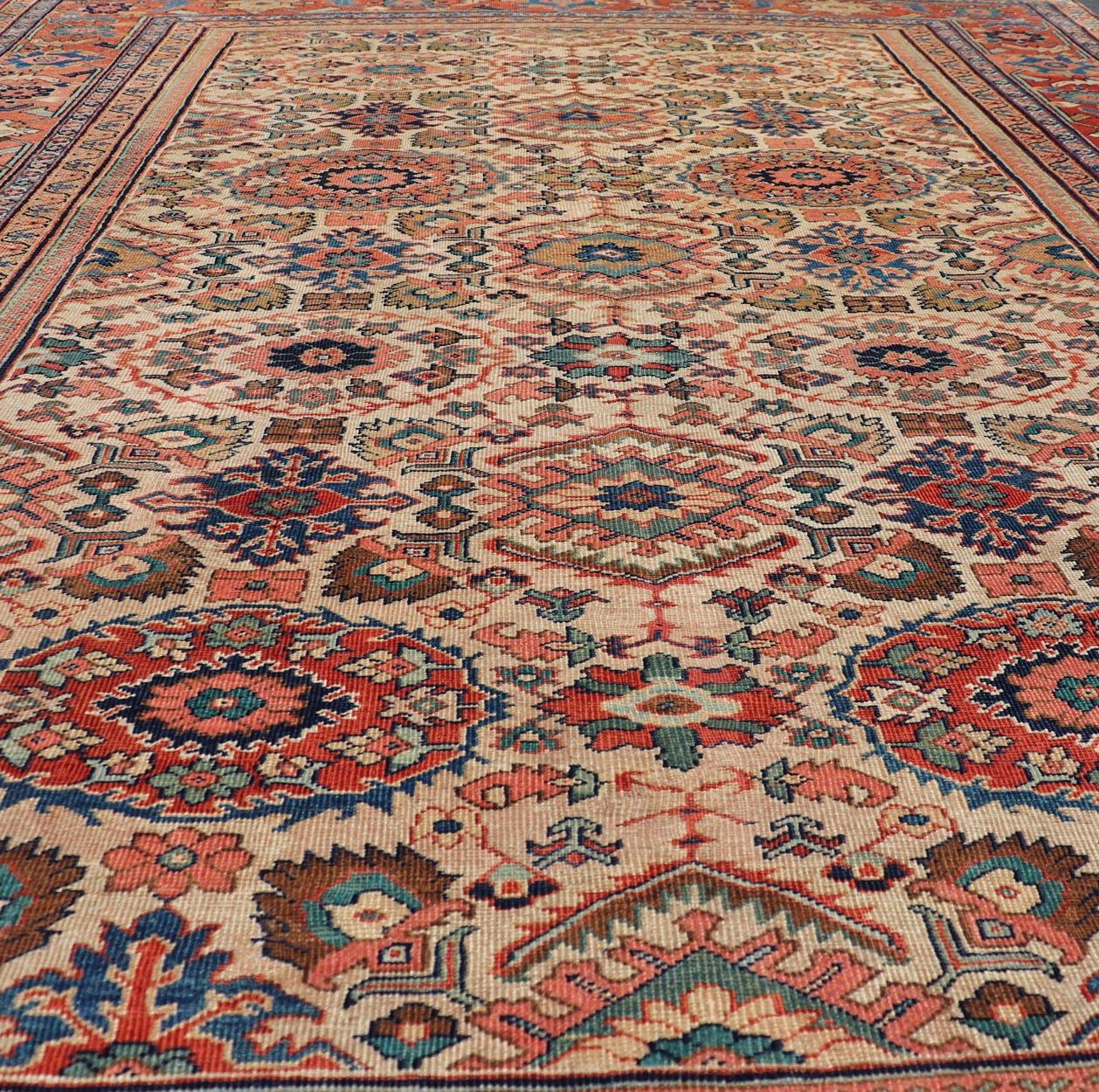 Antico tappeto persiano Sultanabad Rugs con disegno sub geometrico all over su campo avorio in vendita 3
