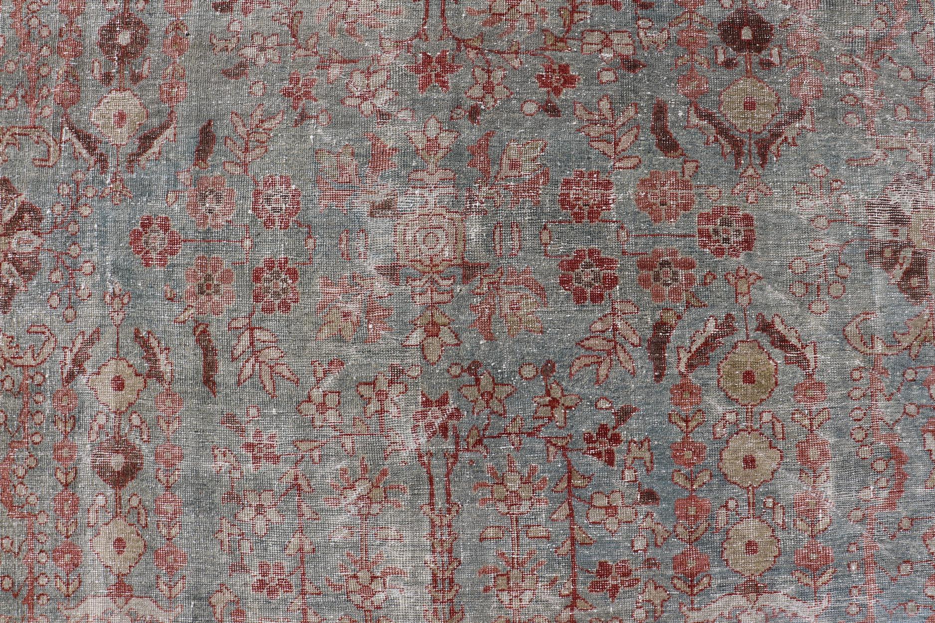 Antiker persischer Sultanabad-Teppich aus Sultanabad mit eleganten Blumenmotiven in Weichblau 7'5 x 9'4 im Angebot 4