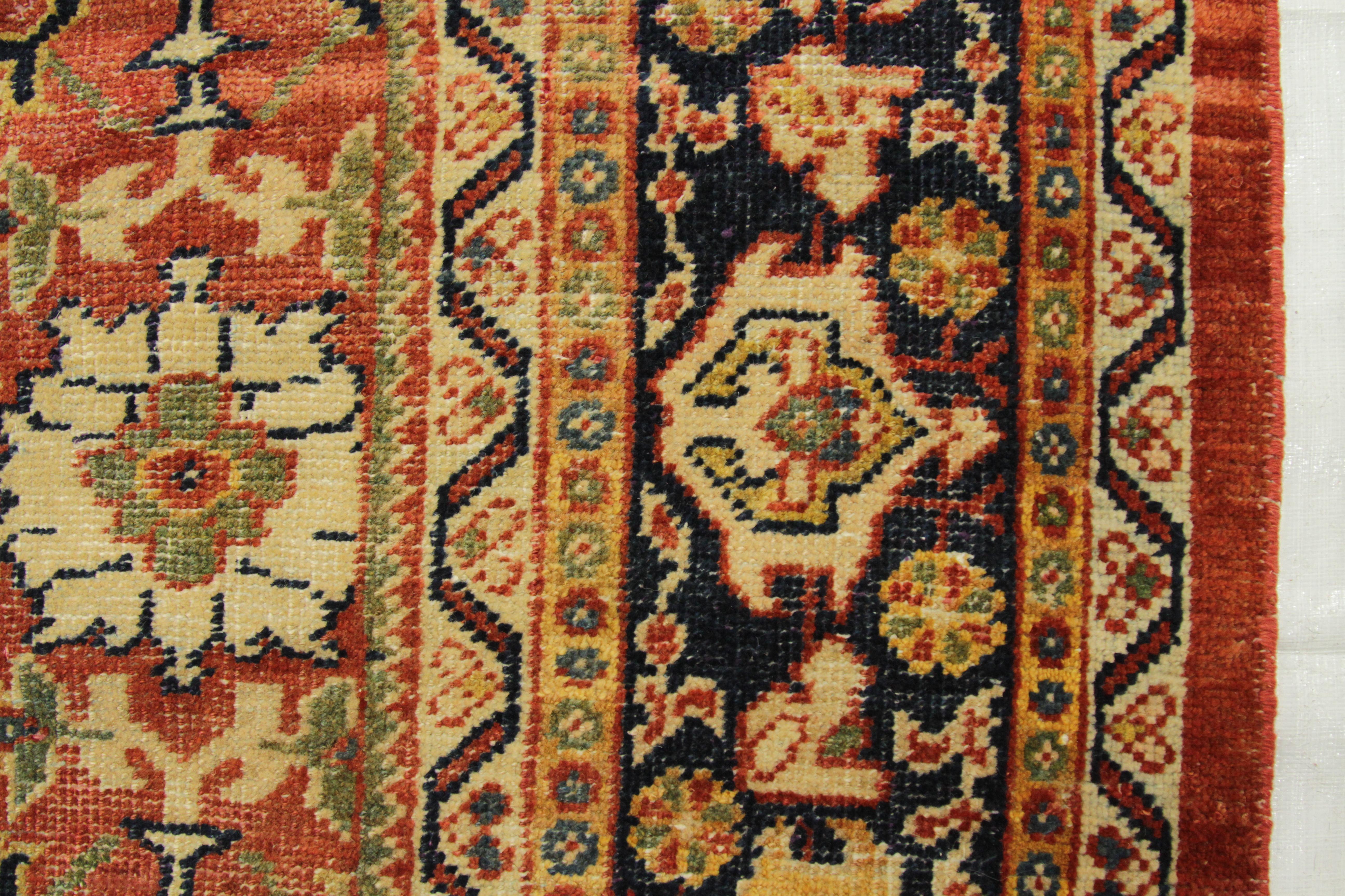 Tapis persan ancien de Sultanabad avec champ géométrique et bordure Stellar, vers 1920 en vente 1