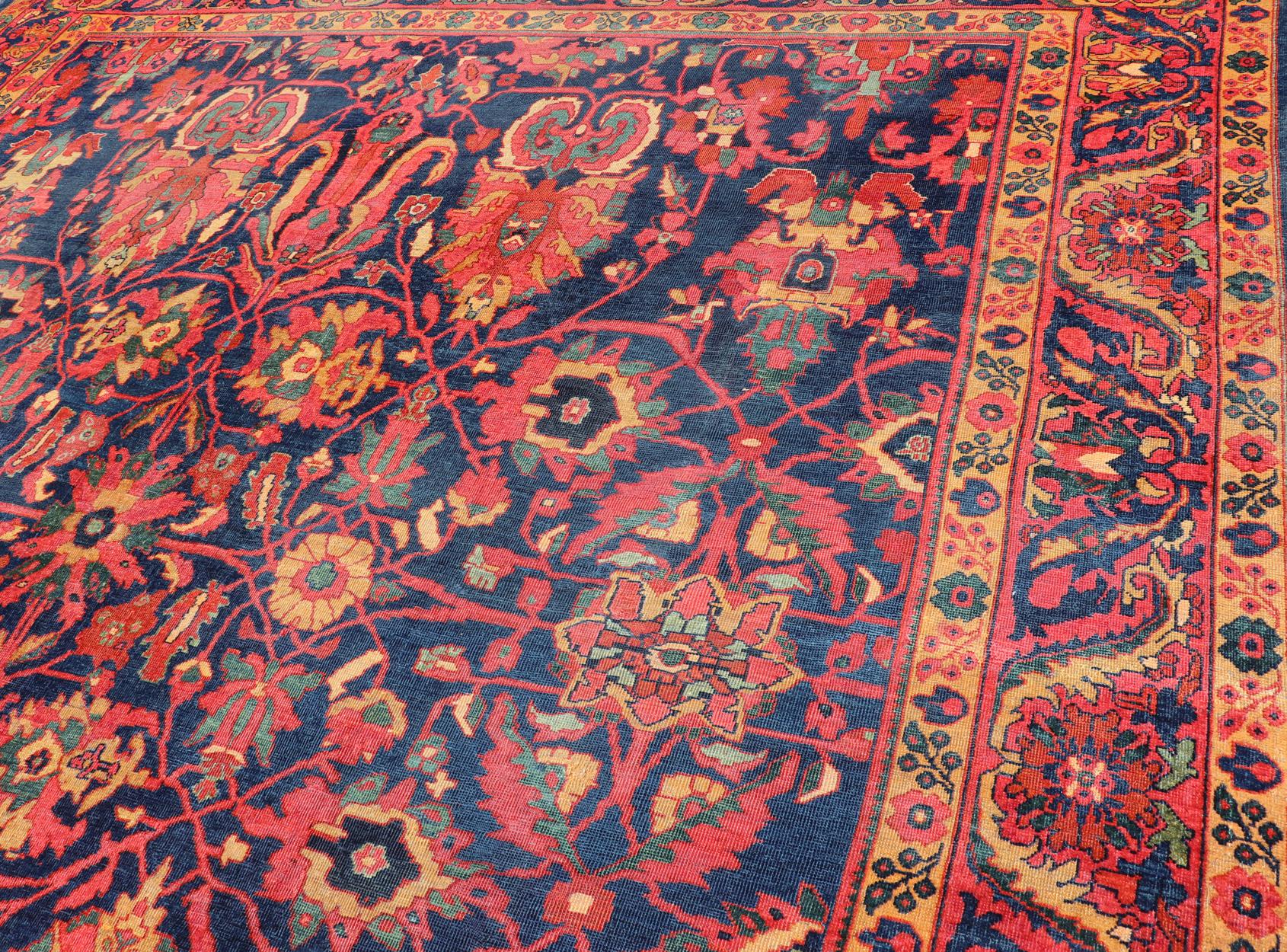Antique Persian Sultanabad Rug With Large Scale Design in Blue, Red, and Gold  For Sale 2