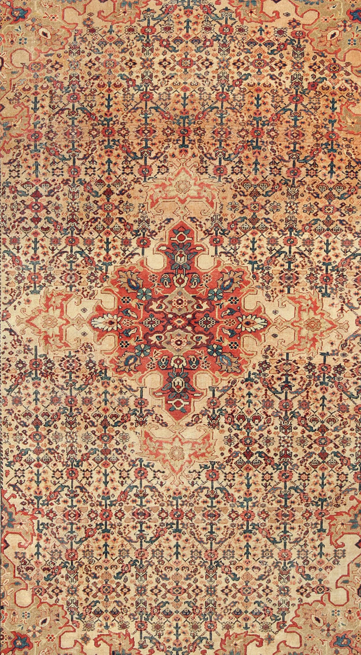 Antique Persian Sultanabad Rug in Herati Design with Ivory, Red and Green In Good Condition For Sale In Atlanta, GA