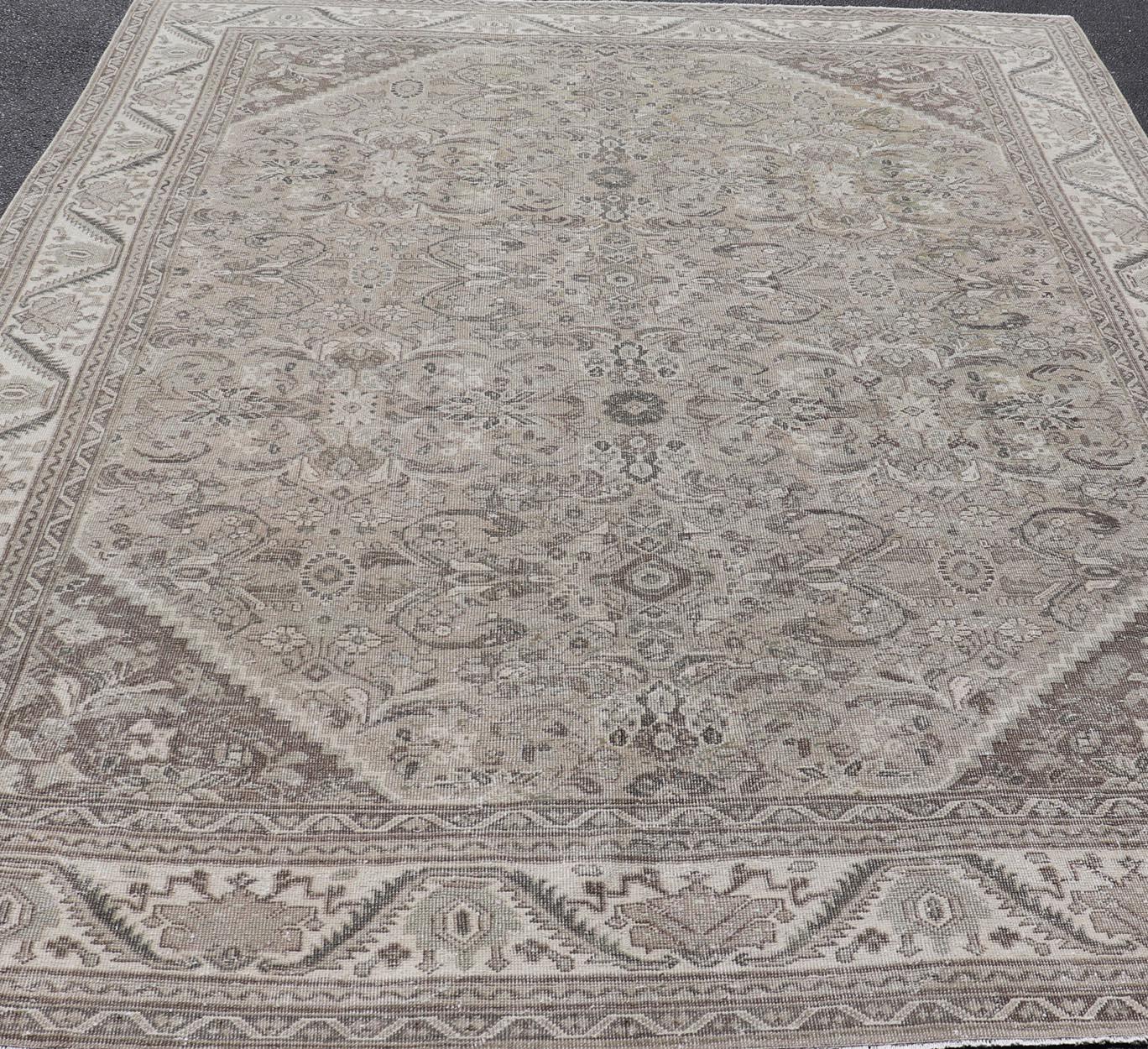 Ancien tapis persan Sultanabad Rugs avec am designs en gris doux 10'1 x 13'5 en vente 3