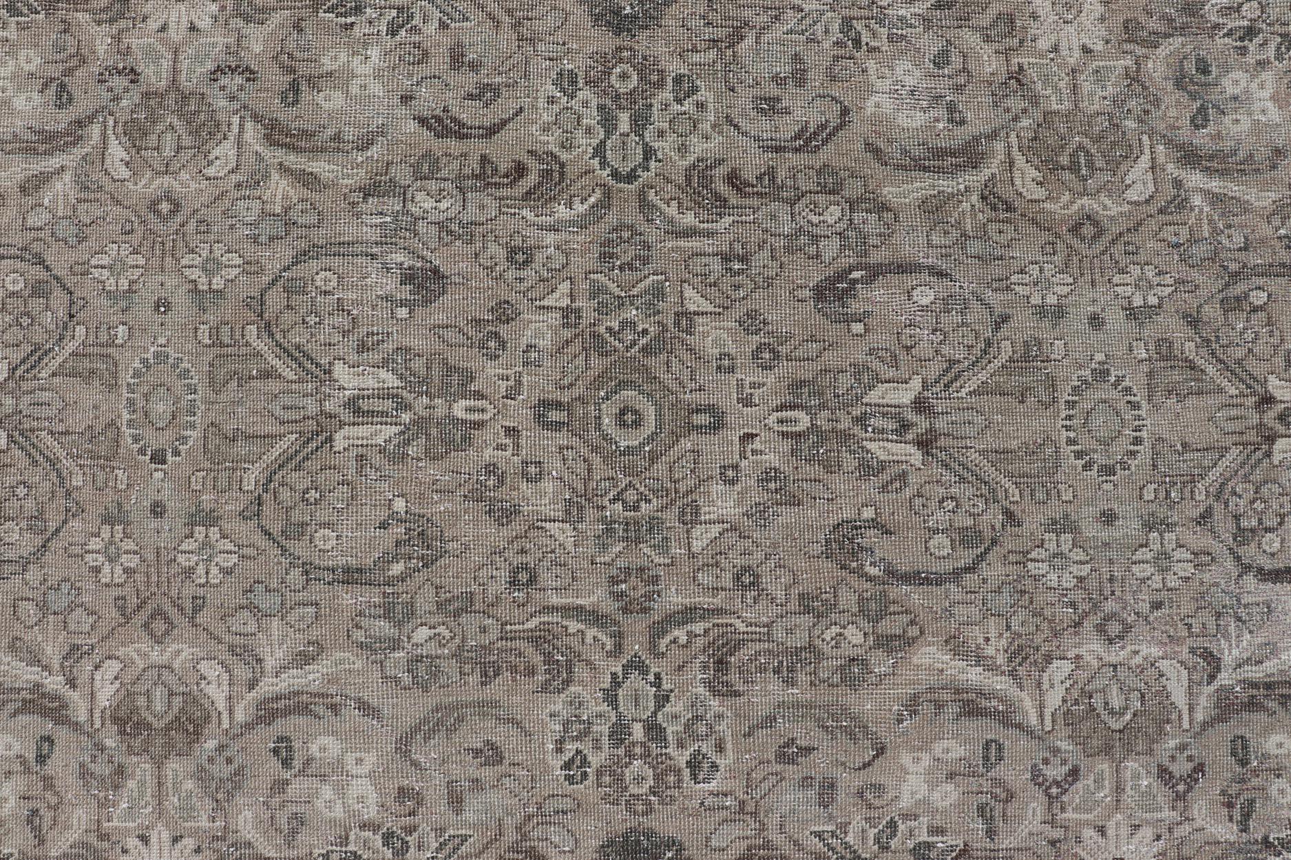 Ancien tapis persan Sultanabad Rugs avec am designs en gris doux 10'1 x 13'5 en vente 7
