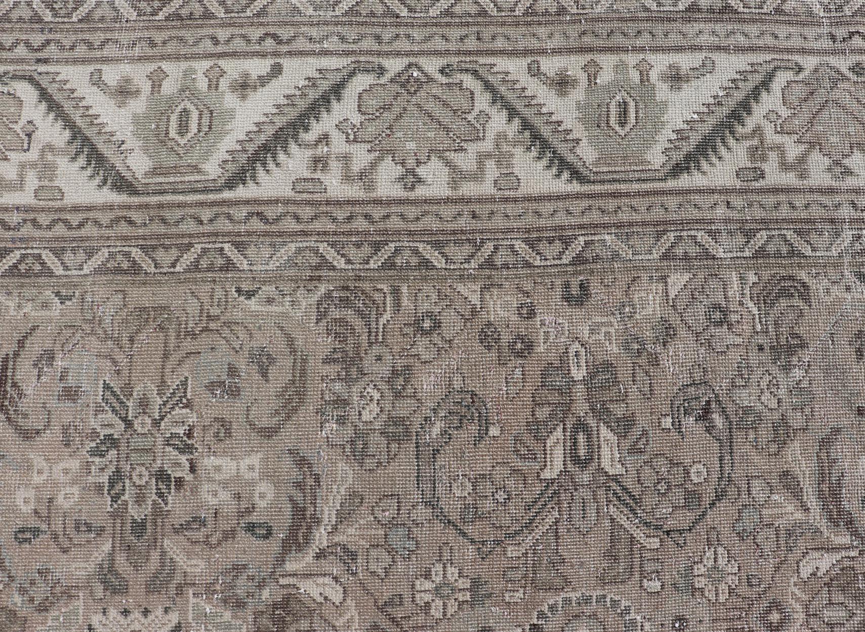 Perse Ancien tapis persan Sultanabad Rugs avec am designs en gris doux 10'1 x 13'5 en vente