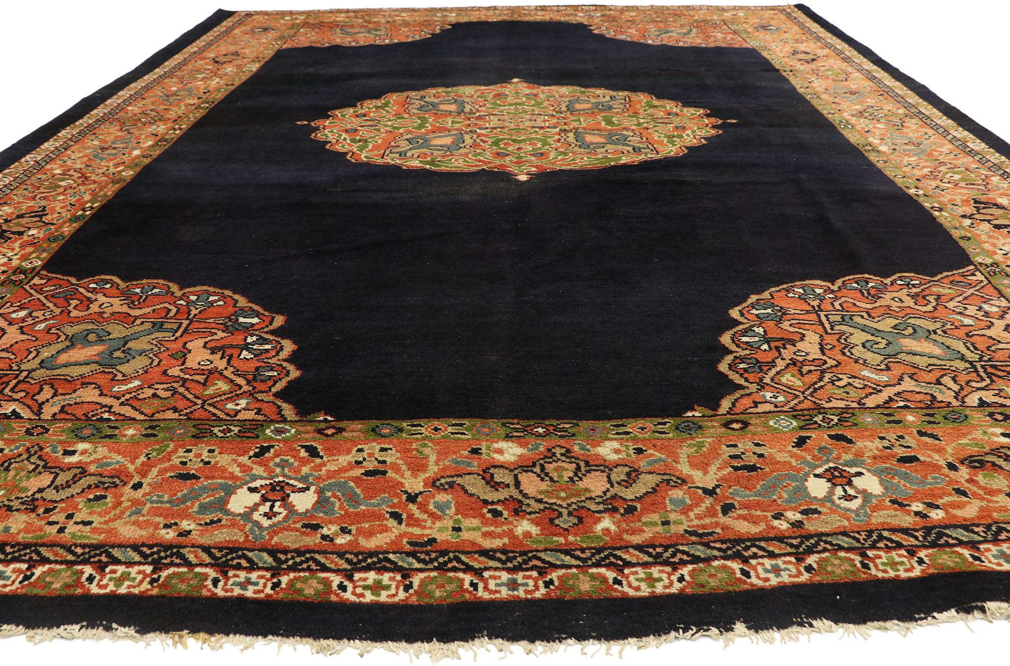 Late 19th Century Antique Persian Sultanabad Rug with Modern Jacobean Style In Good Condition For Sale In Dallas, TX