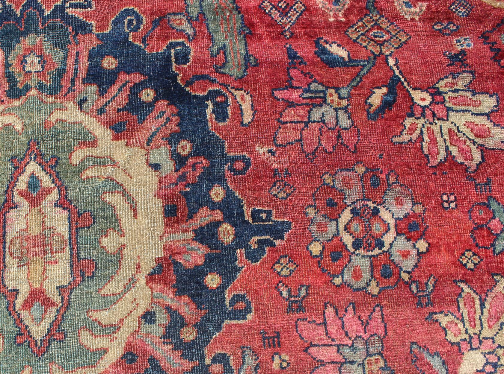 Tapis persan ancien Sultanabad à fleurs rouges, bleues, vertes et à grande échelle en vente 2