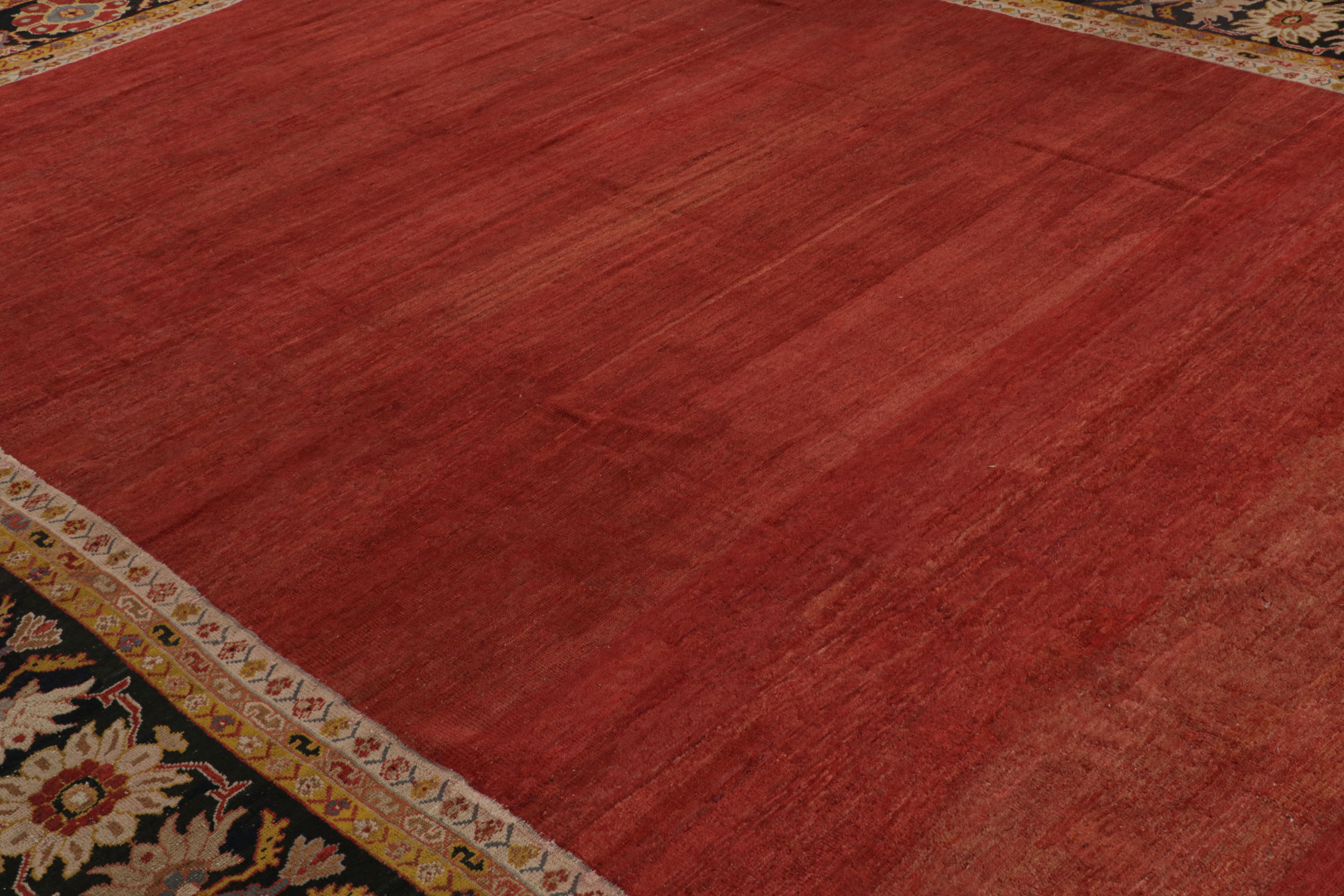 Antiker persischer Sultanabad-Teppich aus Sultanabad mit rotem, offenem Feld von Rug & Kilim (Handgeknüpft) im Angebot