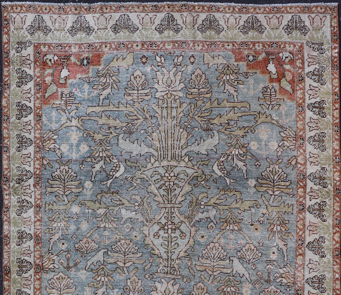 Antiker persischer Sultanabad-Teppich aus Sultanabad mit weicher blauer Palette  5'0 x 8'0 (Persisch) im Angebot