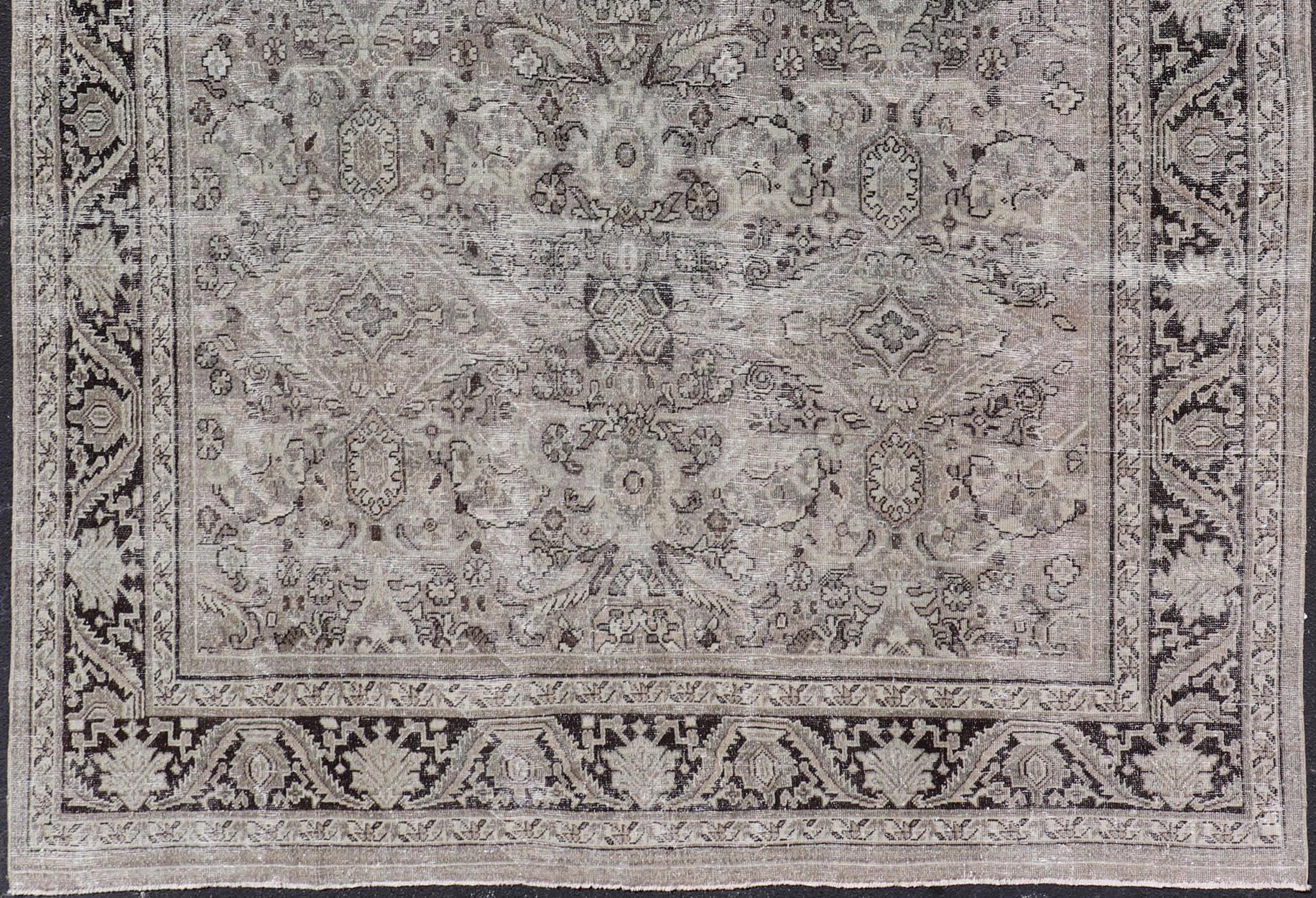 Antiker persischer Sultanabad-Teppich mit zeitlosem Medaillon-Design 10'1 x 13'5 (Wolle) im Angebot