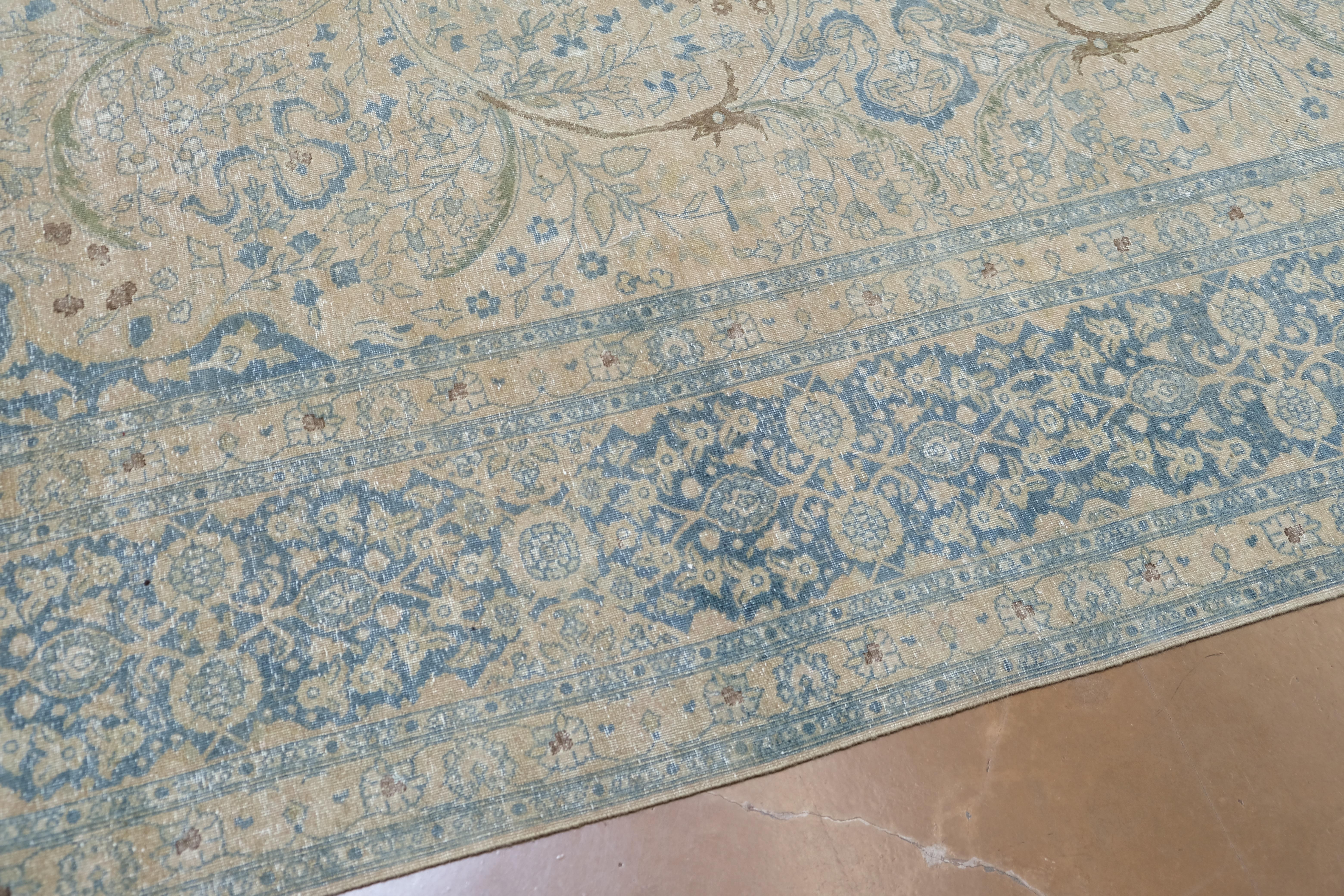 Antiker persischer Täbris 10'10''x14'1'' im Zustand „Gut“ im Angebot in Torrance, CA