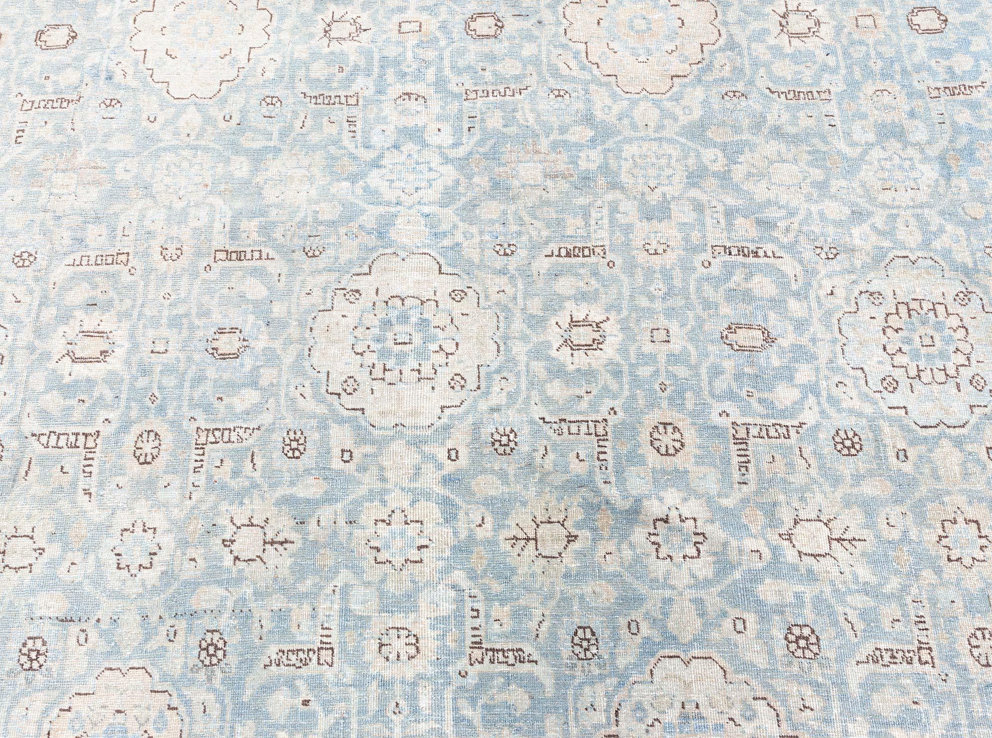 Noué à la main Tapis persan ancien bleu de Tabriz Doris Leslie Blau en vente