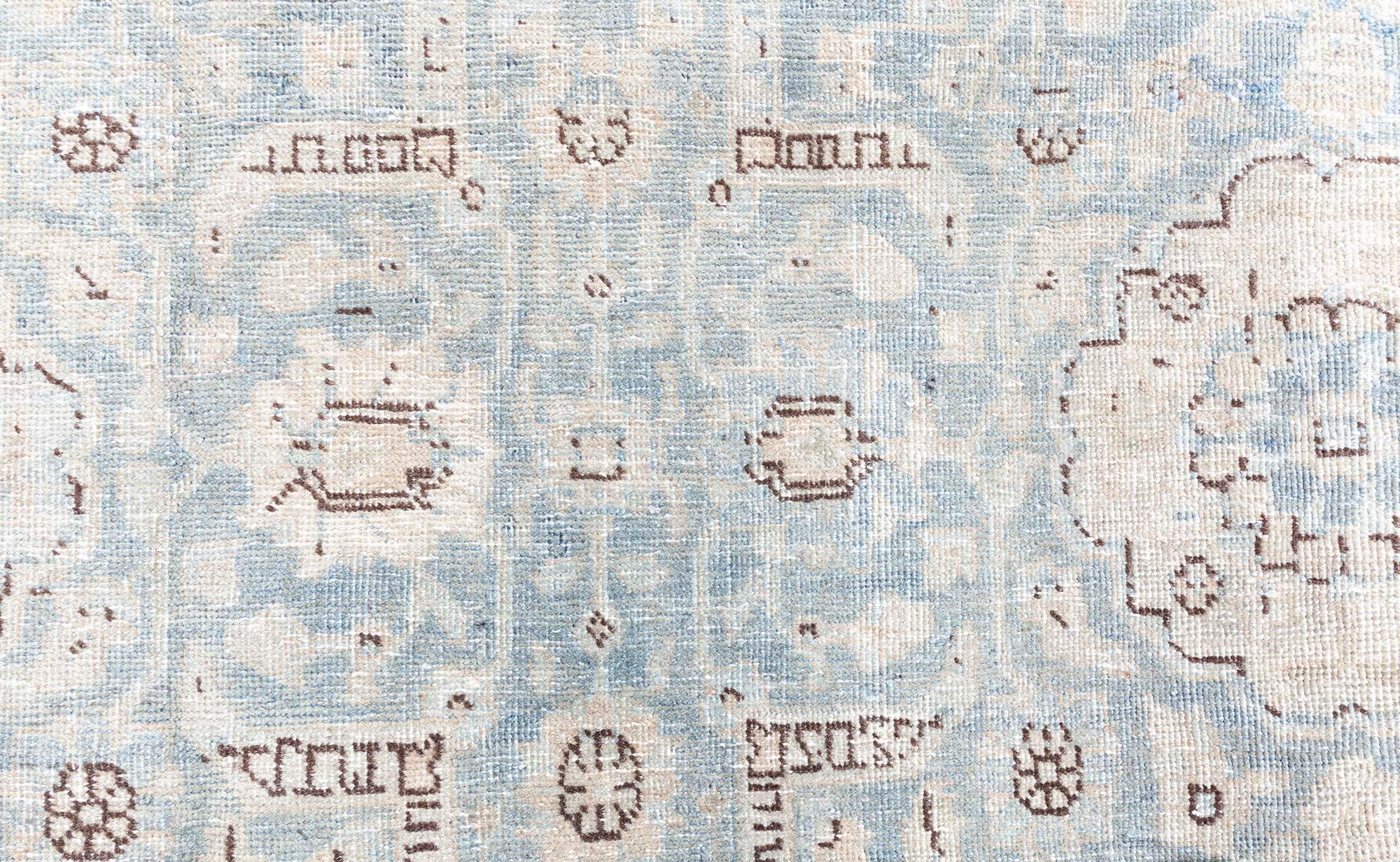 Laine Tapis persan ancien bleu de Tabriz Doris Leslie Blau en vente