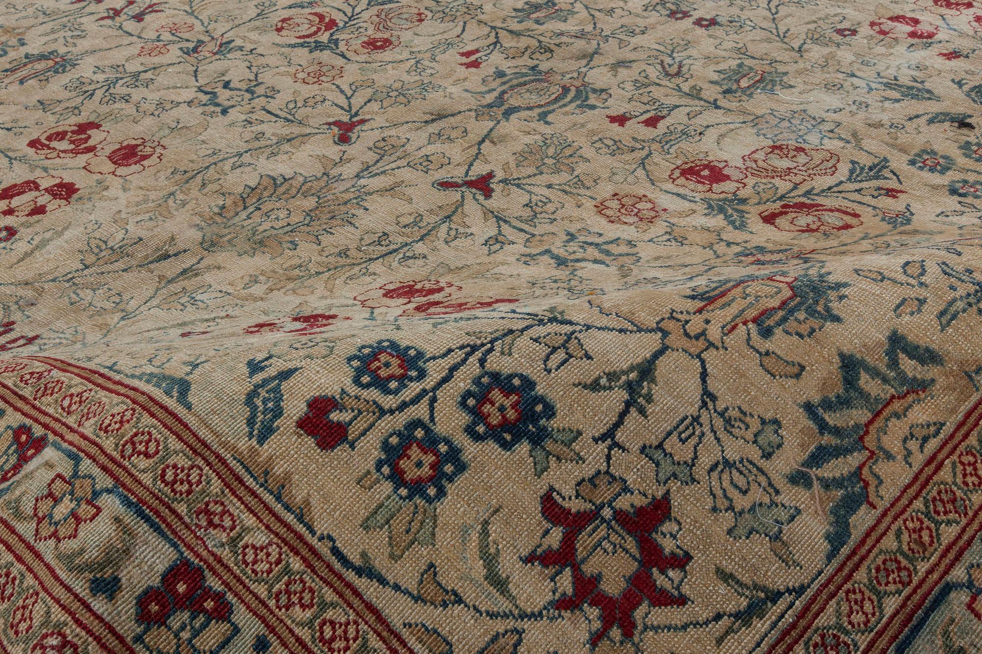 Antiker persischer Botanischer Wollteppich Tabriz Handgefertigt (Persisch) im Angebot