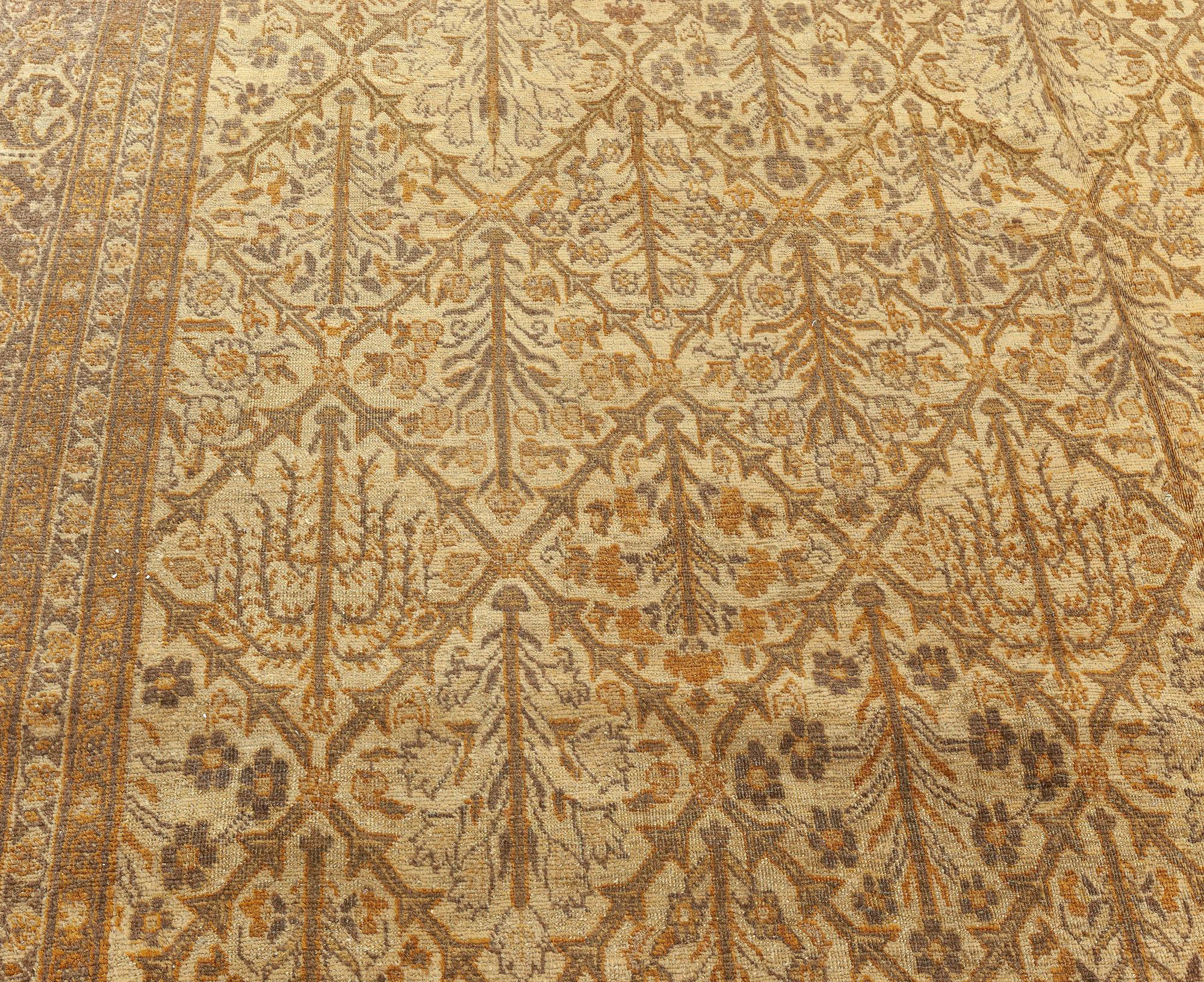 Tissé à la main Tapis persan ancien Tabriz Botanic fait à la main Doris Leslie Blau en vente