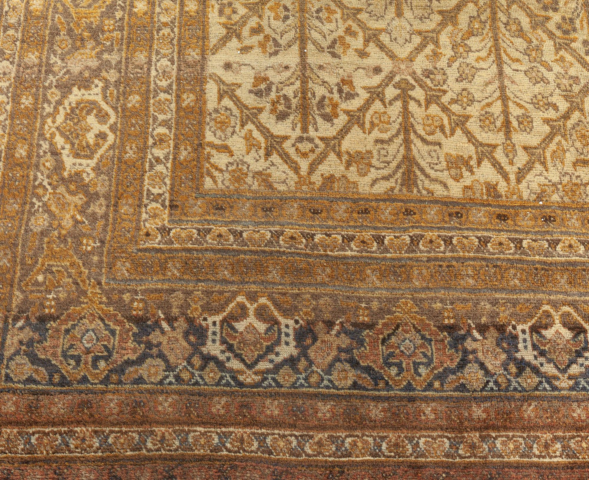 20ième siècle Tapis persan ancien Tabriz Botanic fait à la main Doris Leslie Blau en vente