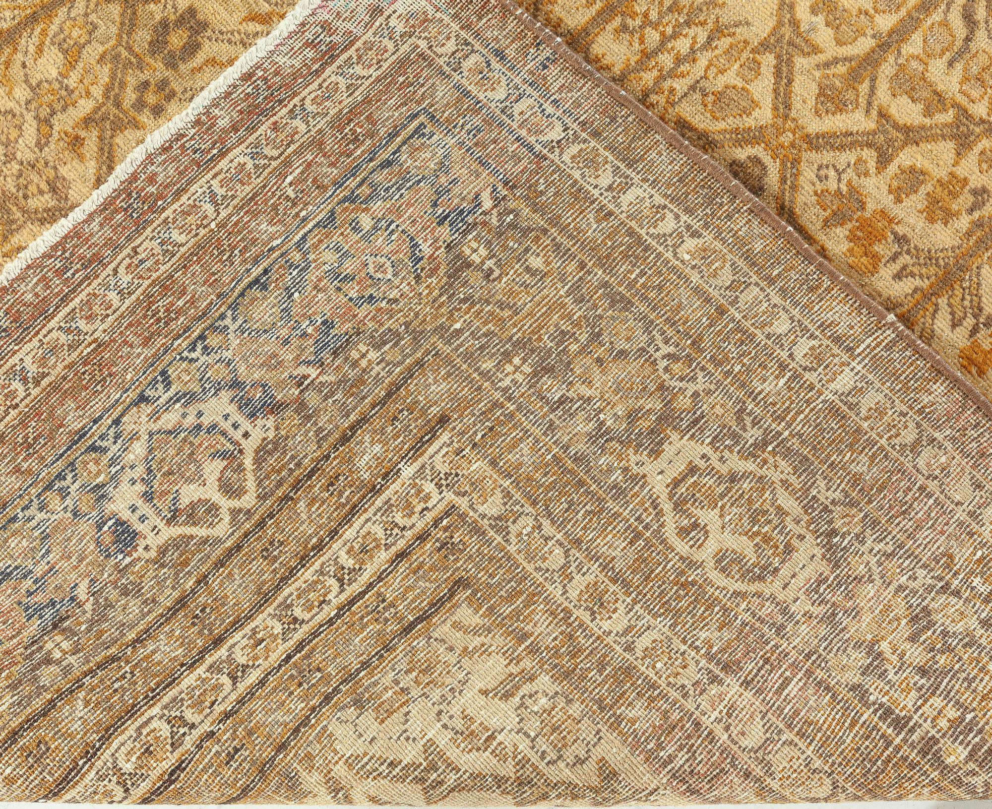 Tapis persan ancien Tabriz Botanic fait à la main Doris Leslie Blau en vente 1