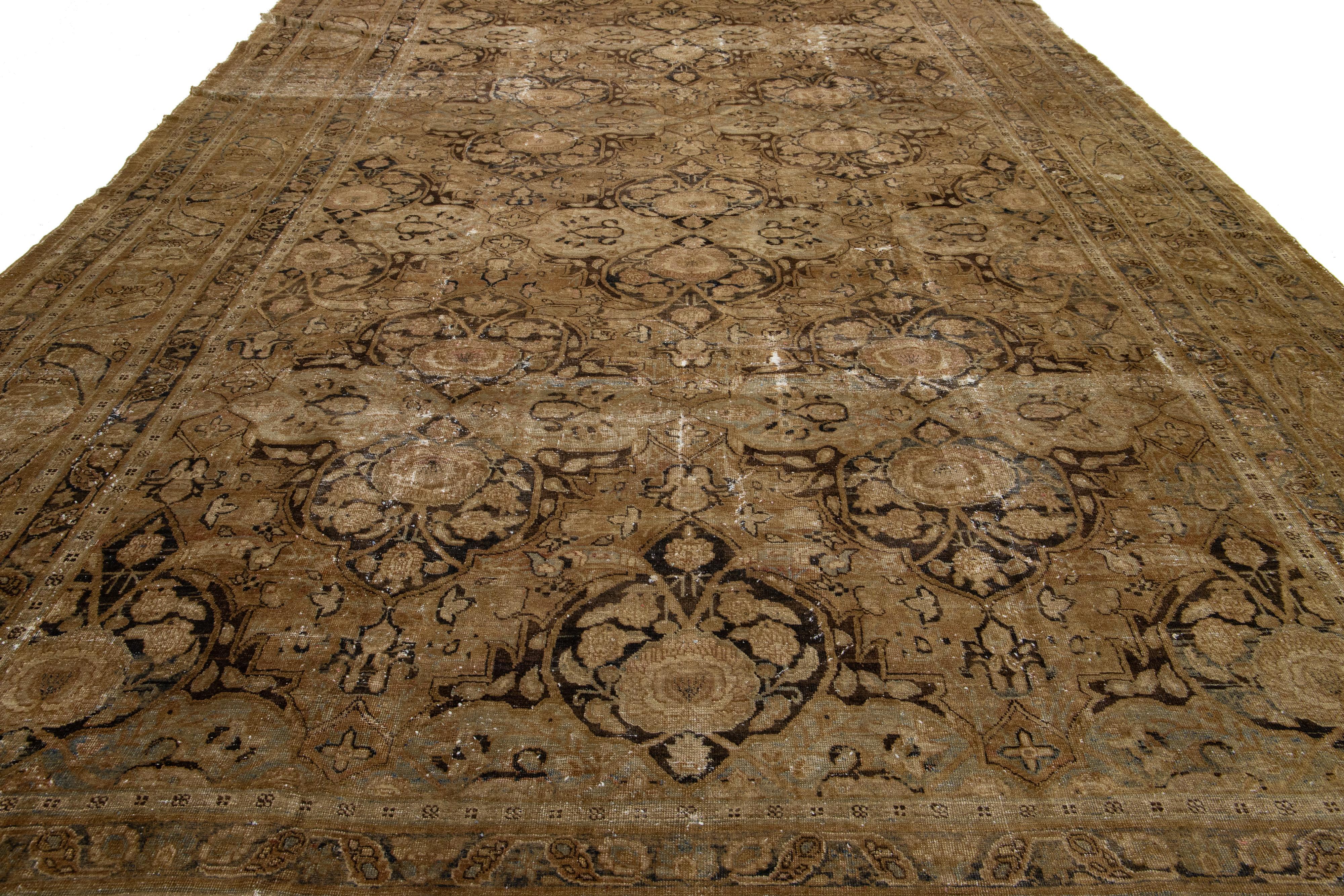 Antiker Persischer Tabriz Brauner Wollteppich Handgefertigt mit Blumenmuster im Angebot 1
