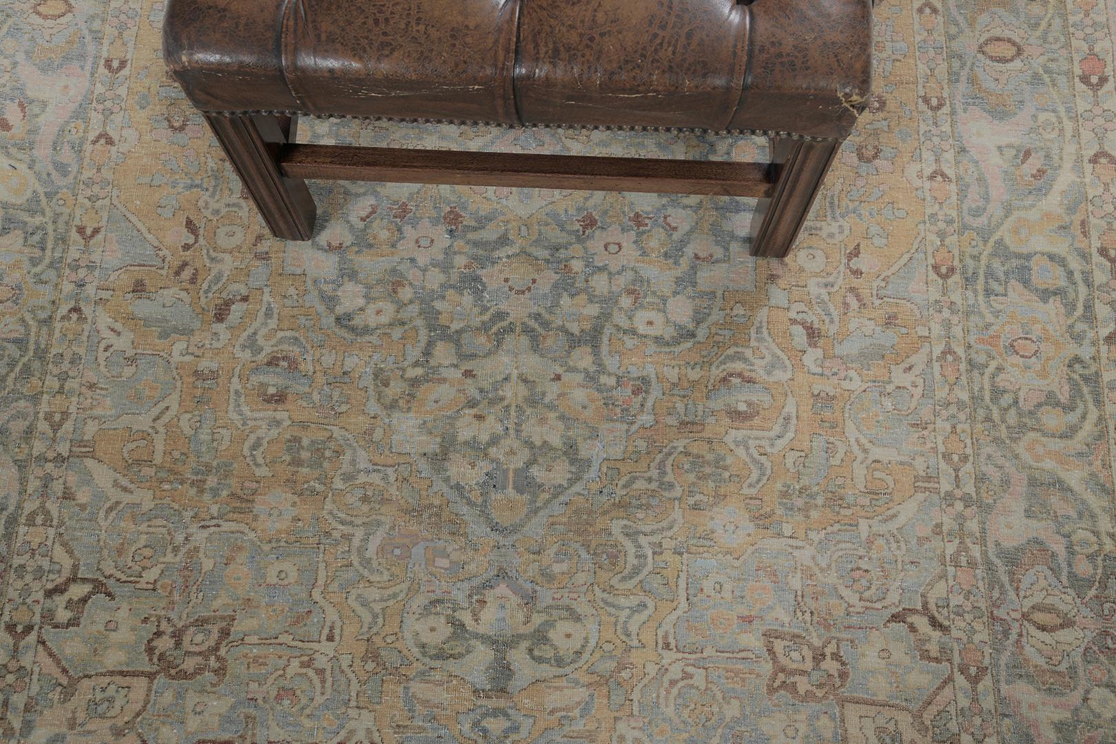 Perse Tapis persan ancien Tabriz par Mehraban en vente