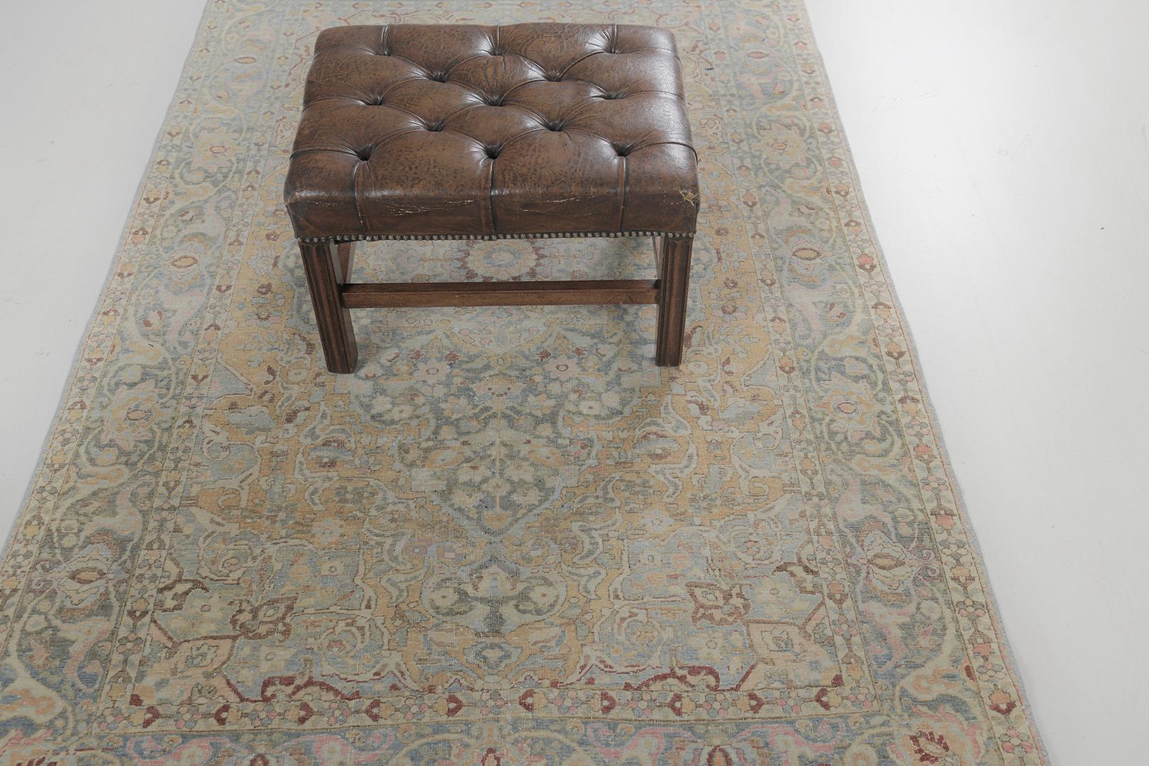Noué à la main Tapis persan ancien Tabriz par Mehraban en vente