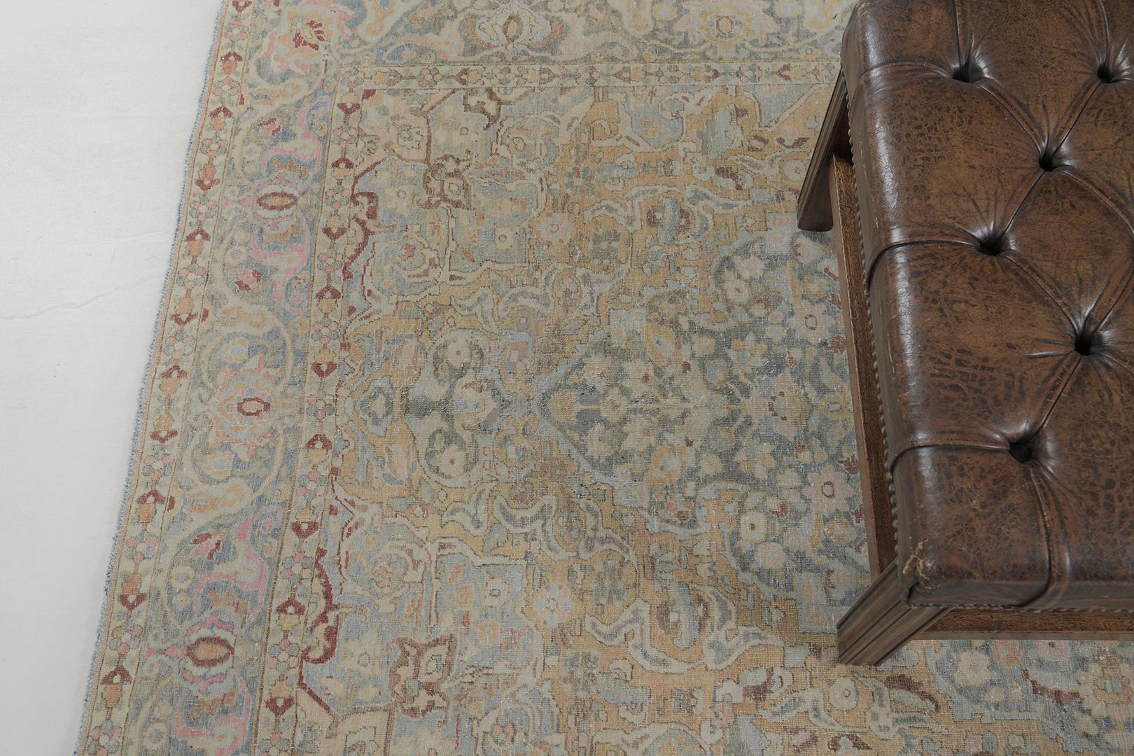 Tapis persan ancien Tabriz par Mehraban Bon état - En vente à WEST HOLLYWOOD, CA