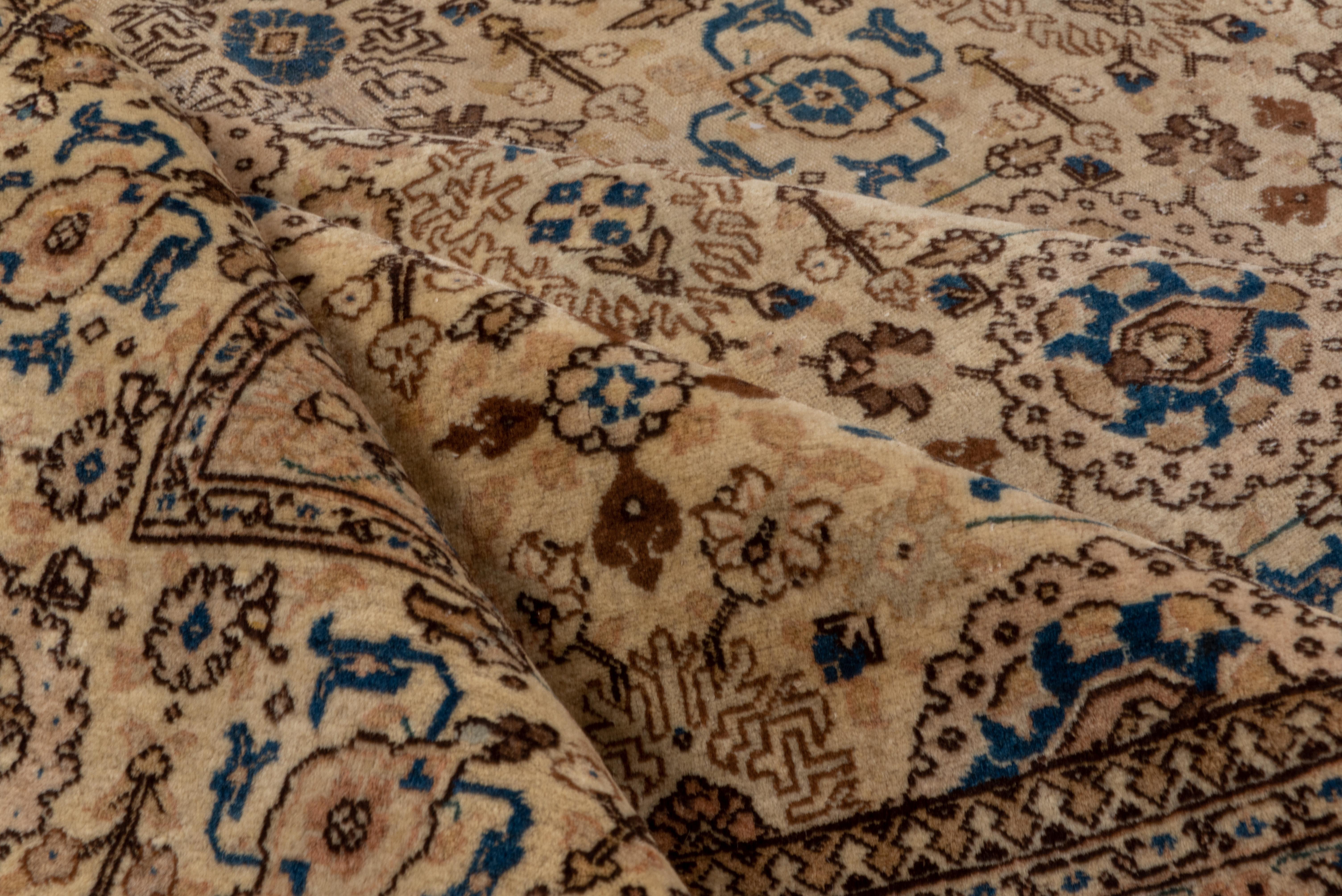 Antique Persian Tabriz Carpet, circa 1930s For Sale 1