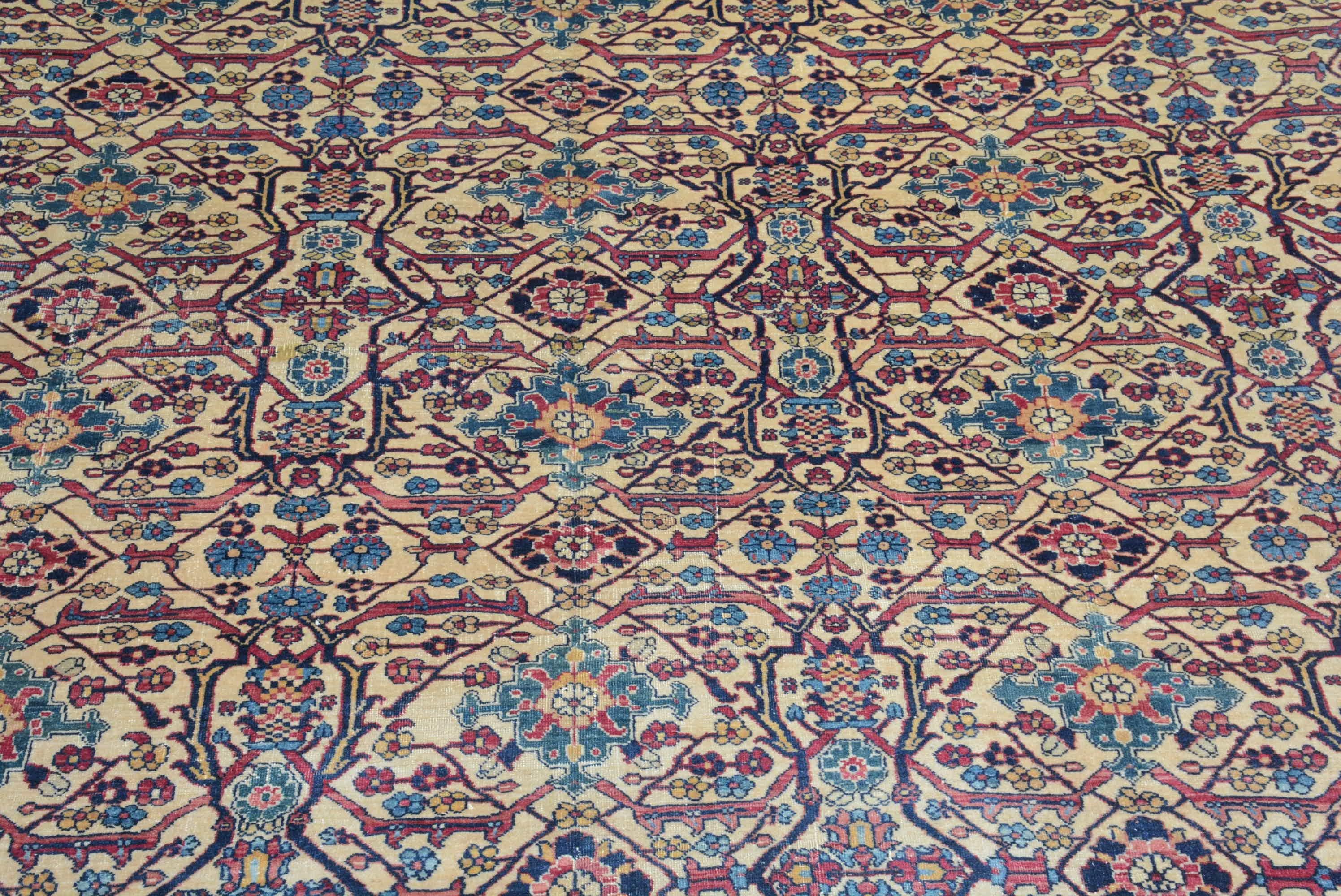 Antique Persian Tabriz Carpet In Good Condition For Sale In Closter, NJ