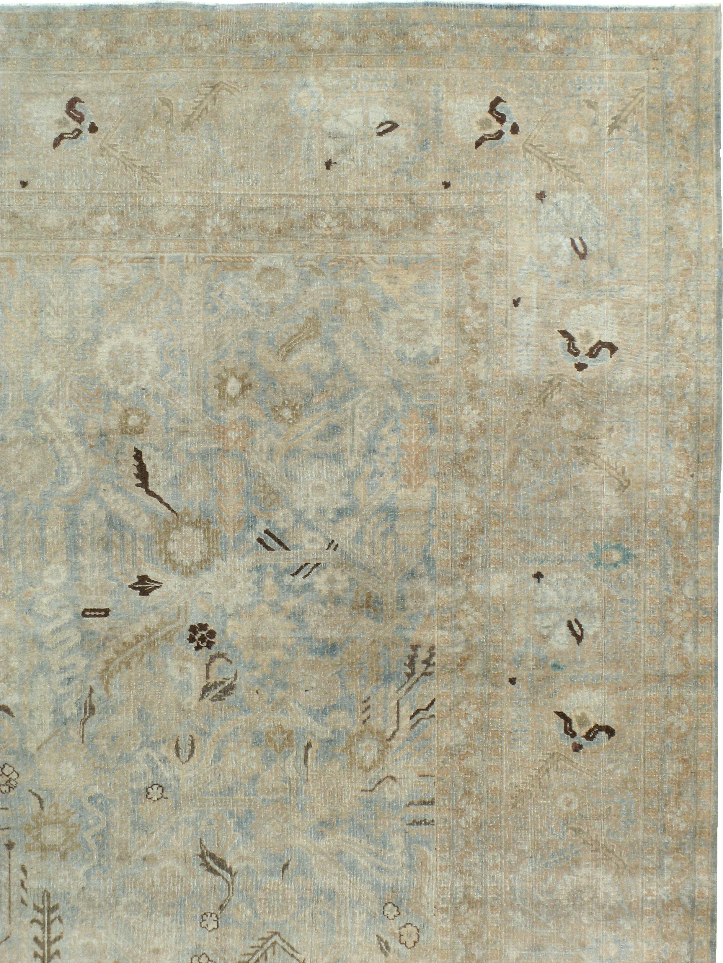 Antique Persian Tabriz Carpet (Handgeknüpft)