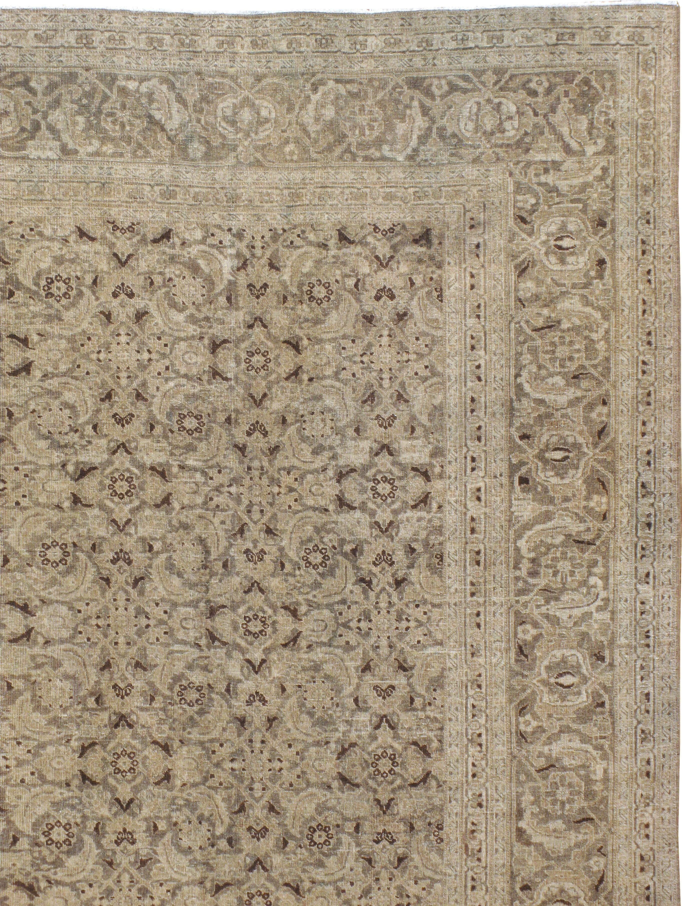 Antique Persian Tabriz Carpet In Good Condition For Sale In New York, NY